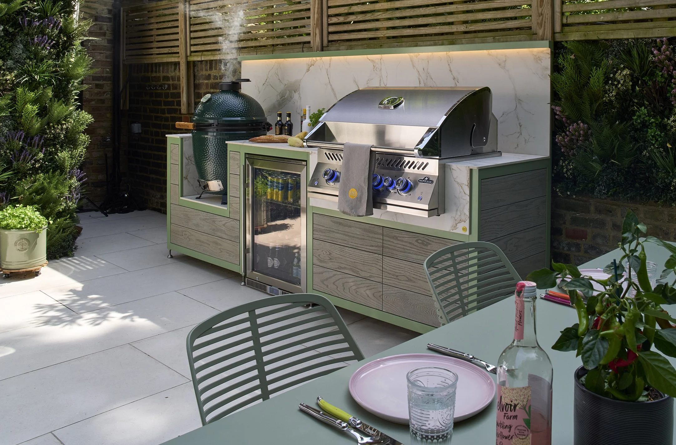 EO Outdoor Kitchen - Porcelain, Stainless Steel, Dekton