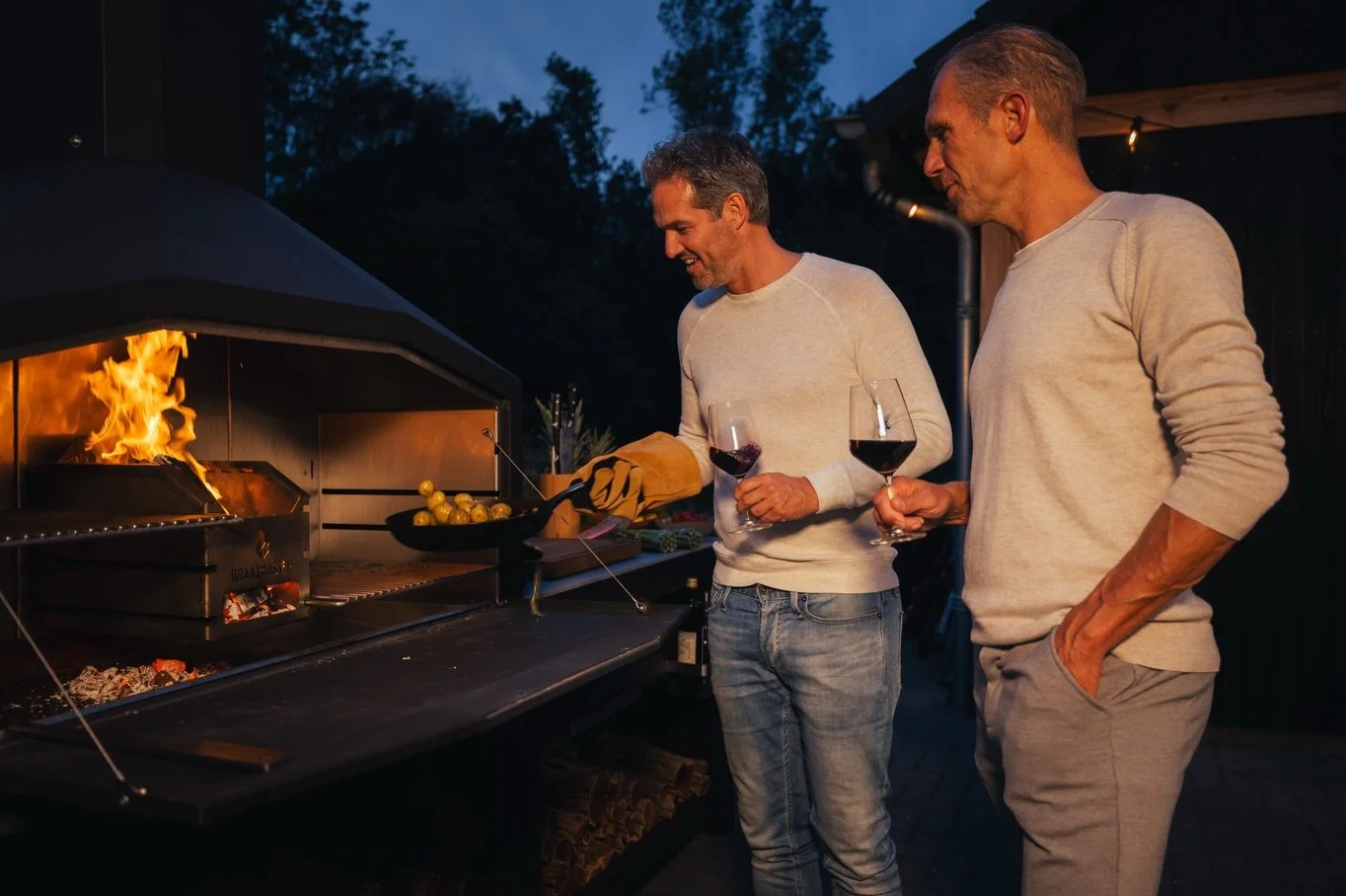 🔥 TOK_C LIVE FIRE SOCIAL SUPPERCLUB - Friday, 27th March 6-9pm with @matblak 

🍹 Seasonal welcome cocktail / mocktail

🥩 Welcome Bites cooked on BLOK @we_are_blok Charred sirloin yakitori, pressed datterini tomatoes, fior di latte, sourdough pizze