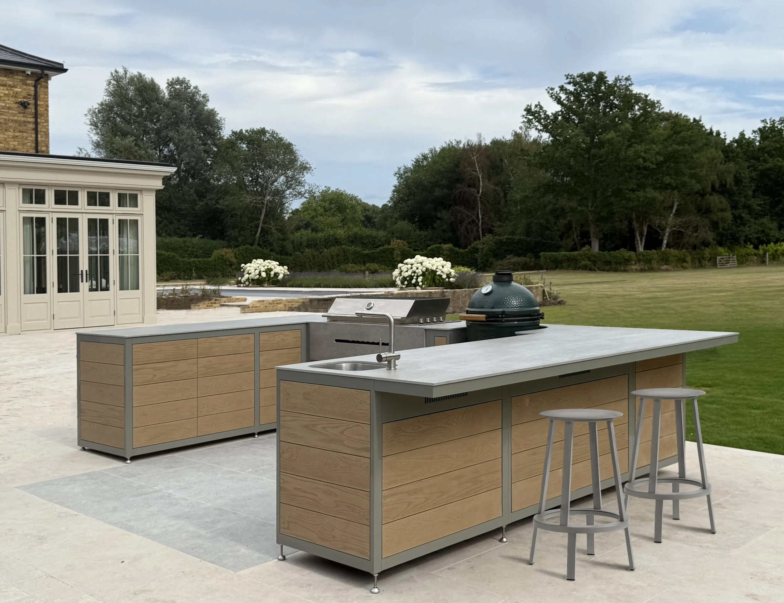 EO Outdoor Kitchen - Porcelain, Stainless Steel, Dekton