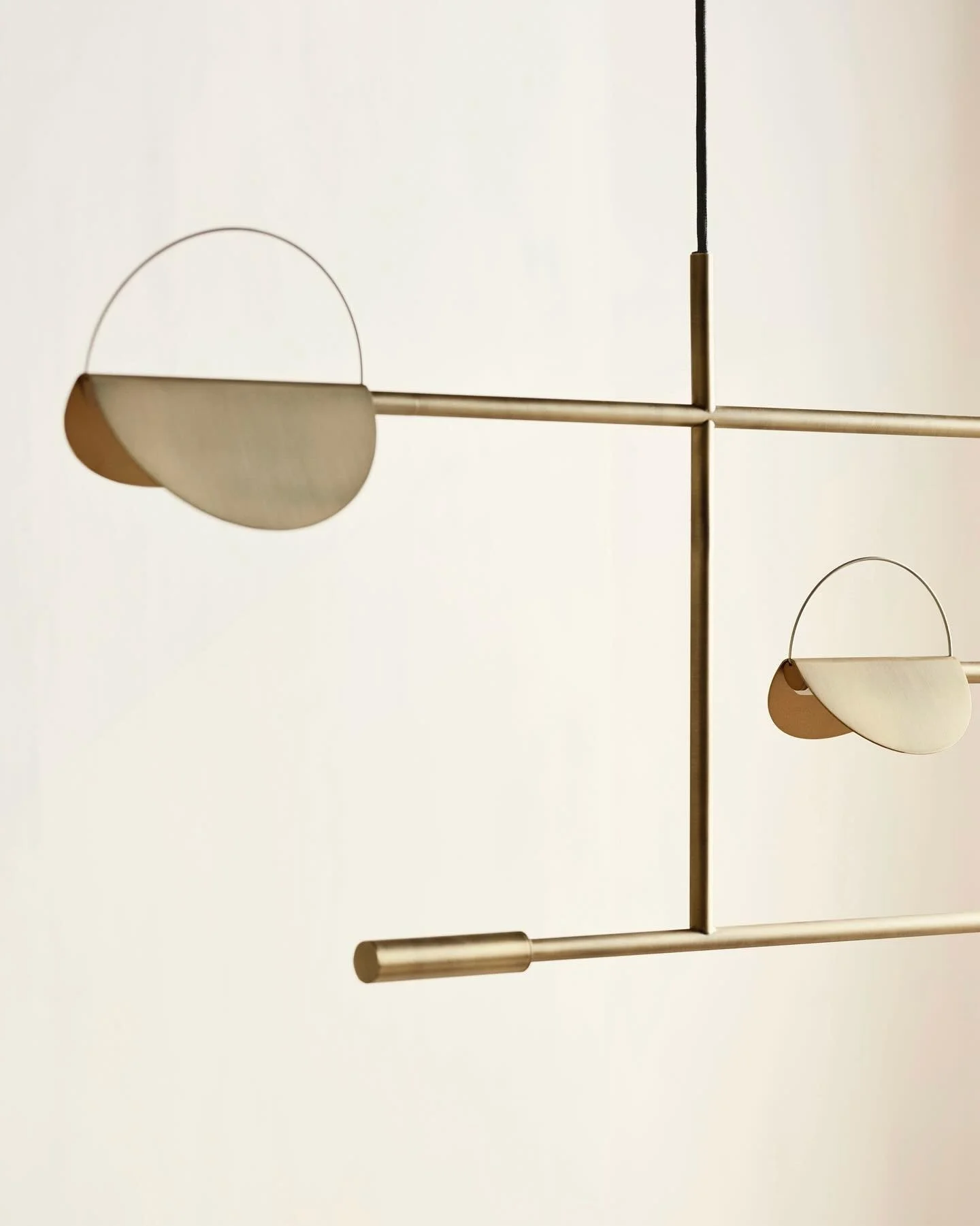 Inspiration &bull; Luminaire
Suspensions, appliques, plafonniers, lampadaires, lampes &agrave; poser&hellip; ces objets qui viendront apporter la touche finale &agrave; votre projet et multiplier les sources de lumi&egrave;re pour vous sentir bien ch