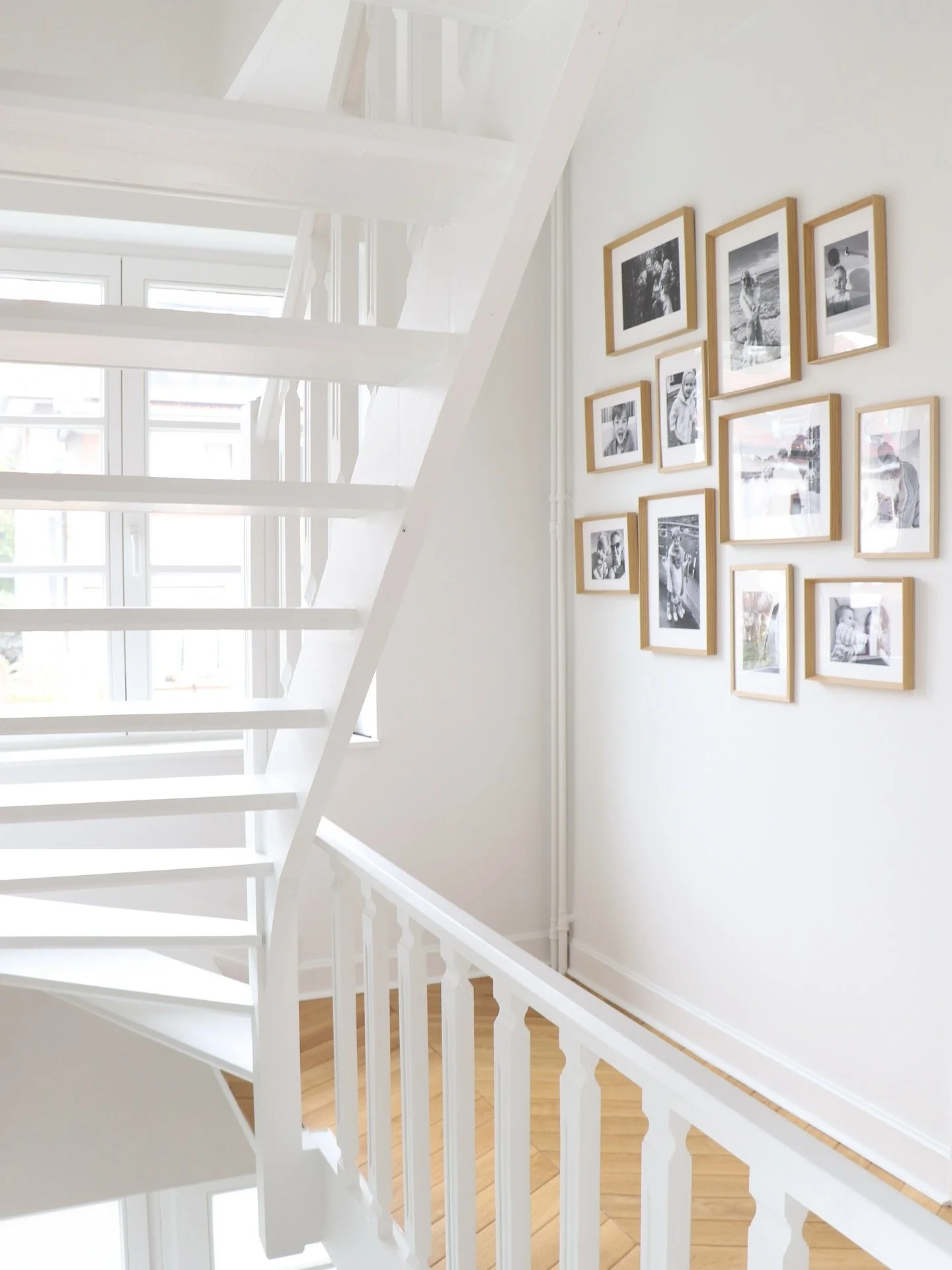 Projet TERLINDEN &bull; Conception 
L&rsquo;histoire 
.
🌱 Belgique
240m2 . R&eacute;novation . Particuliers
Maison sur 4 niveaux
. Au coeur de cette maison aux espaces lumineux et a&eacute;r&eacute;s, une vie de famille a trouv&eacute; sa place gr&a