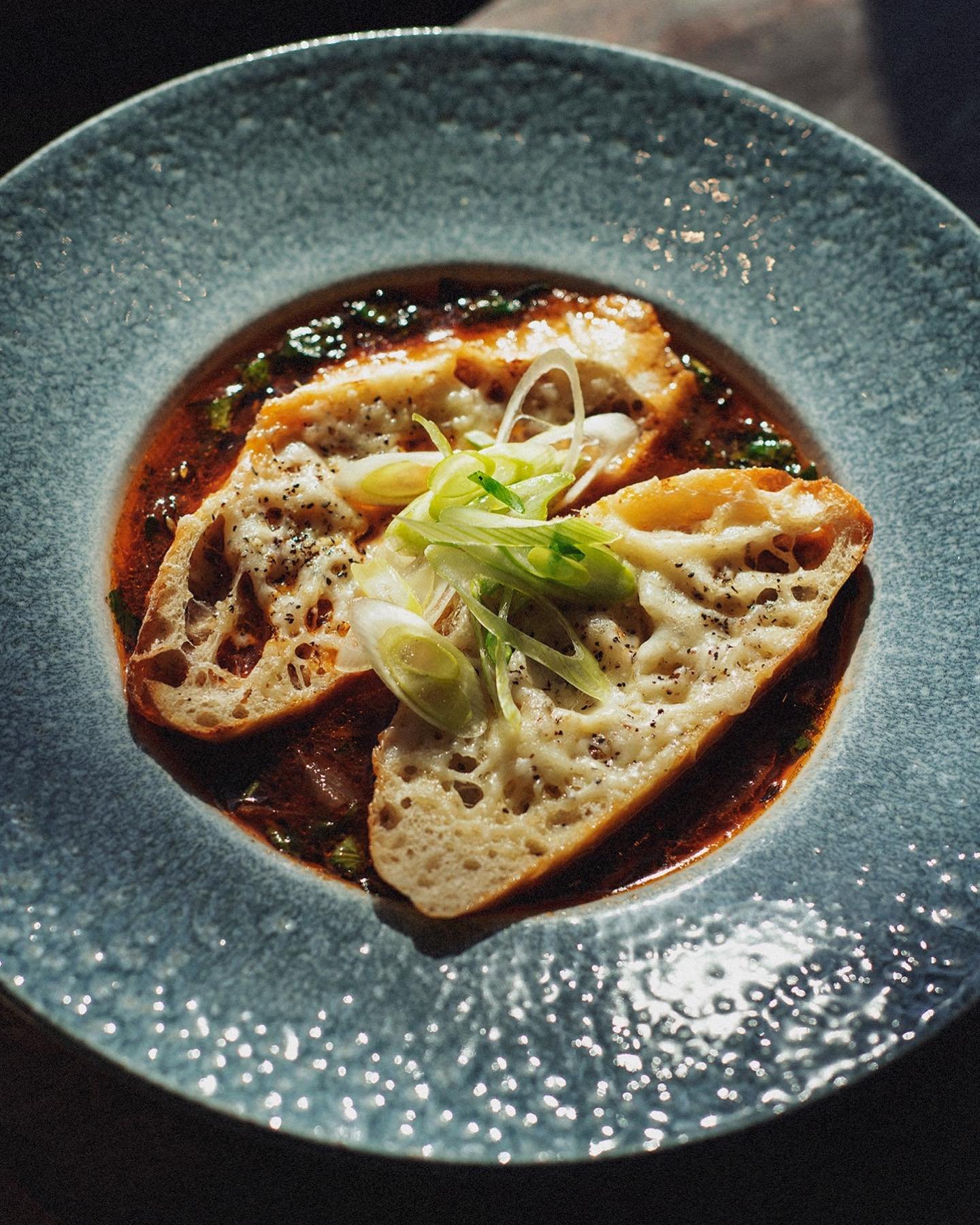 Valentine&rsquo;s Special 1/3; our ooey, gooey, lovingly prepared and painstakingly cooked-down French Onion soup. Deep, deep, flavour is the name of the game!

#limonbeaches #torontorestaurants #foodsinthe6ix #torontofood #foodforfoodies #torontores