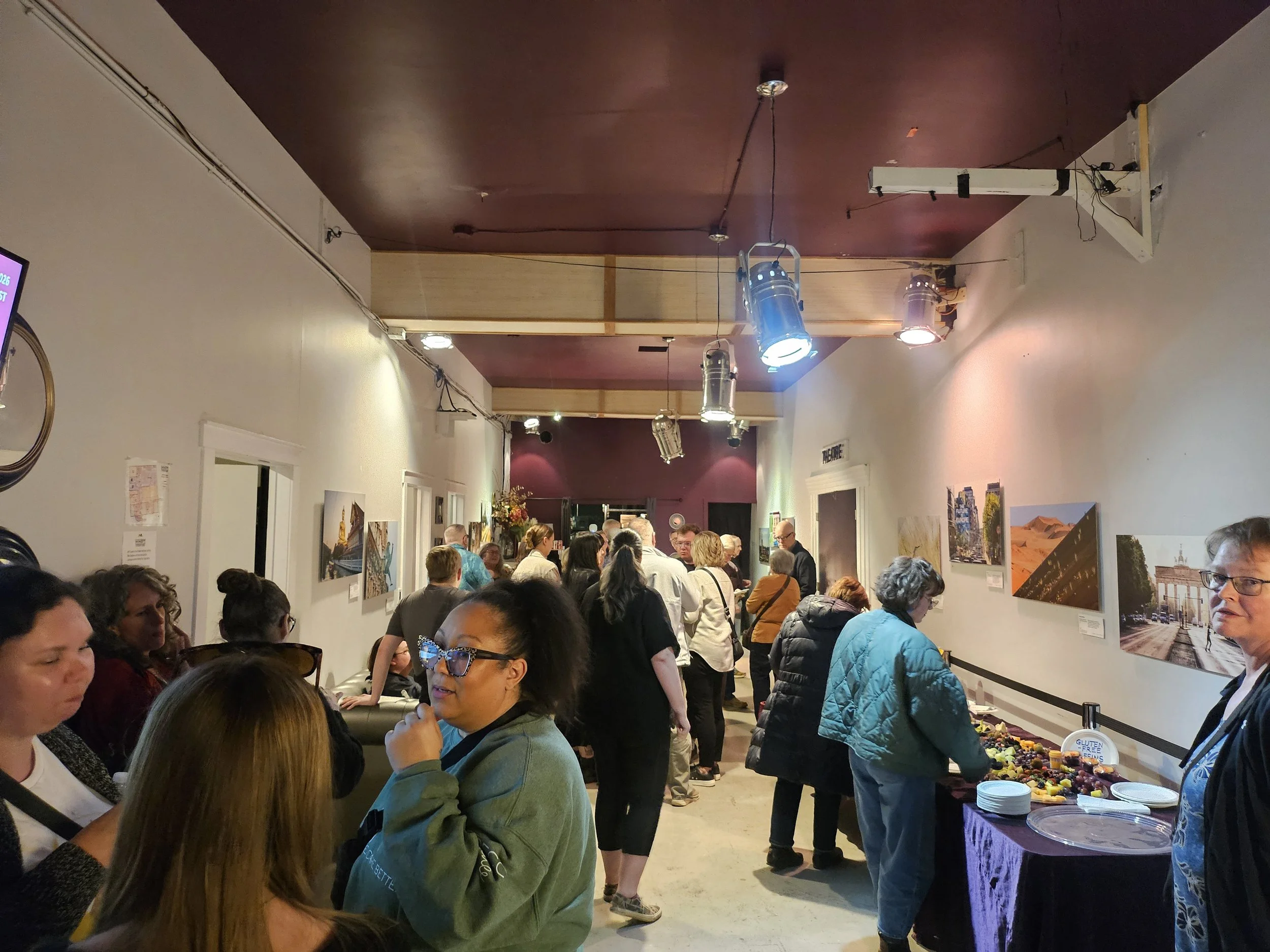 Crowd 6.jpg