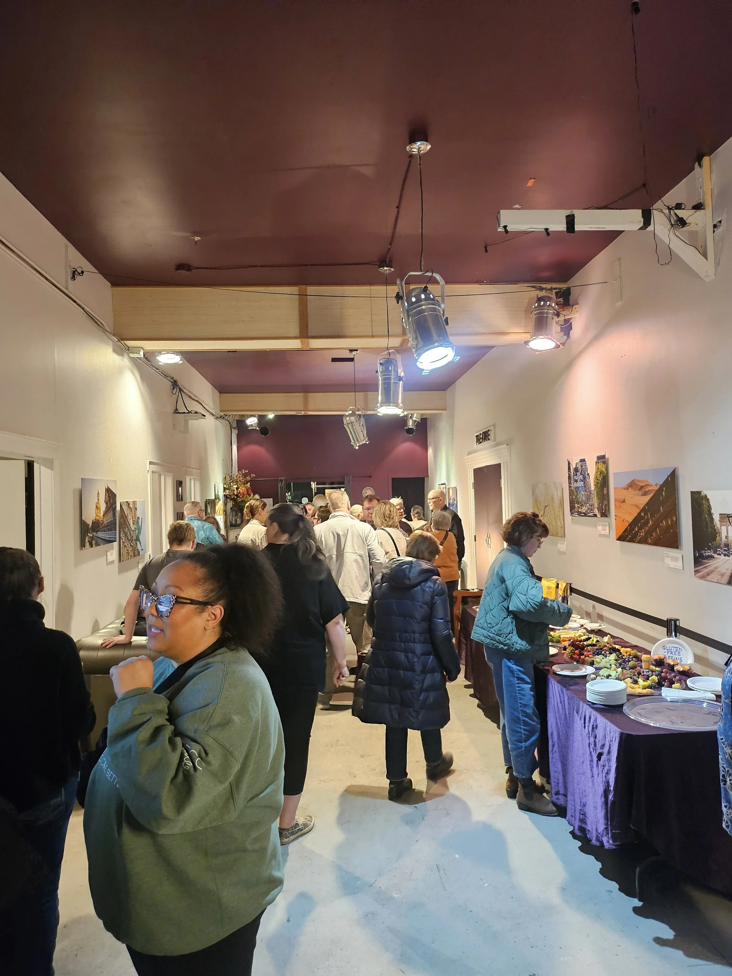 Crowd 9.jpg