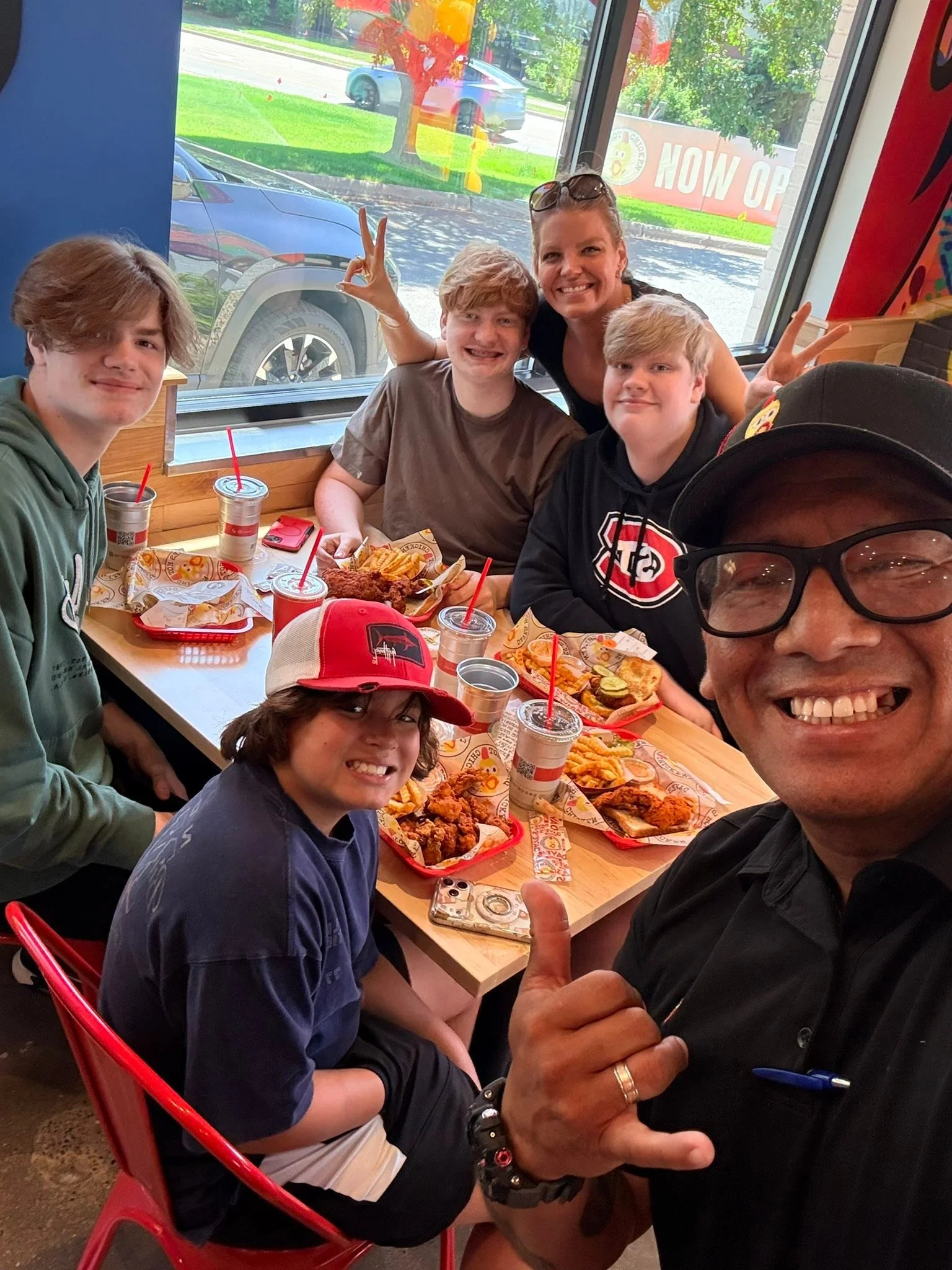 We had so much fun at Dave&rsquo;s Oak Park Heights on opening day! My husband has been working hard, alongside the rest of the team, to get this restaurant open for weeks and I&rsquo;m so proud of his diligence and hard work. The boys and I were exc