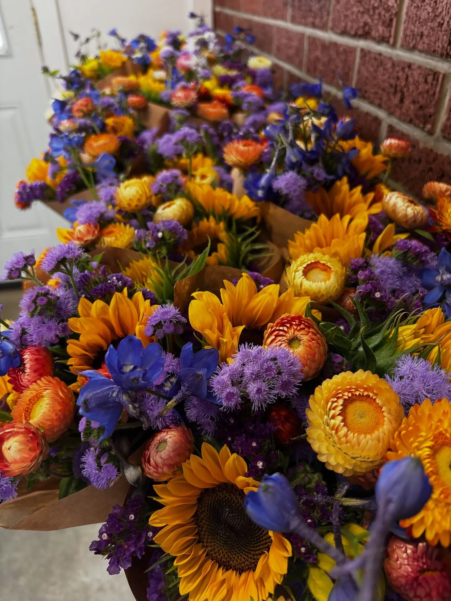 12 weeks of locally grown flowers that our Flower Share members got to enjoy this year 🌻🌸🌺 I make the bouquets a little different from week to week as the blooms change with the seasons, so each bouquet you receive is unique. Our 2026 Flower Share
