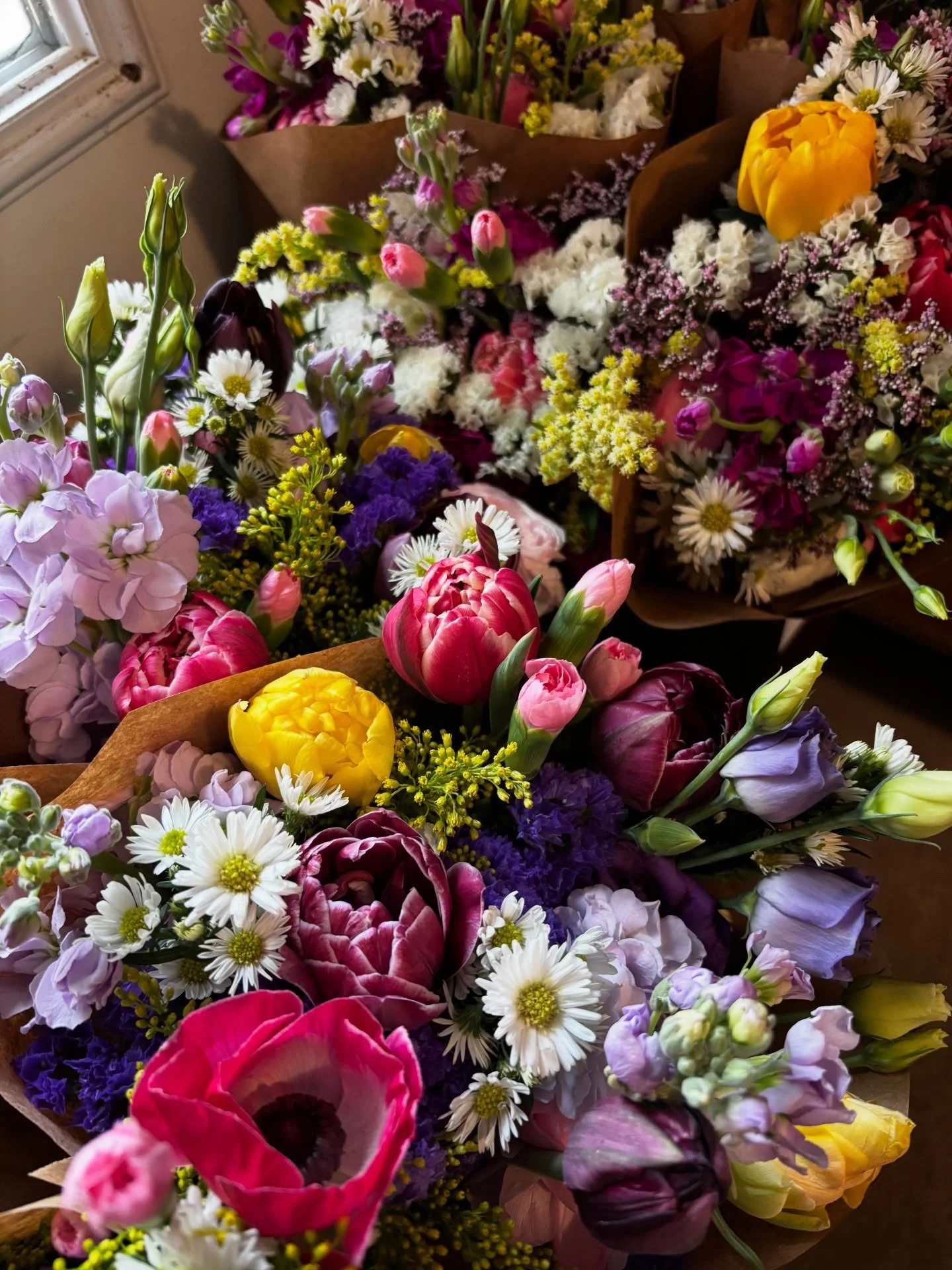 Thank you to everyone who pre-ordered flowers for Mother's Day this year, you all have kept me so busy this week and I love how the bouquets turned out 🌷🌼 If you placed an order, you can pick up your flowers today, be sure to check your email for a