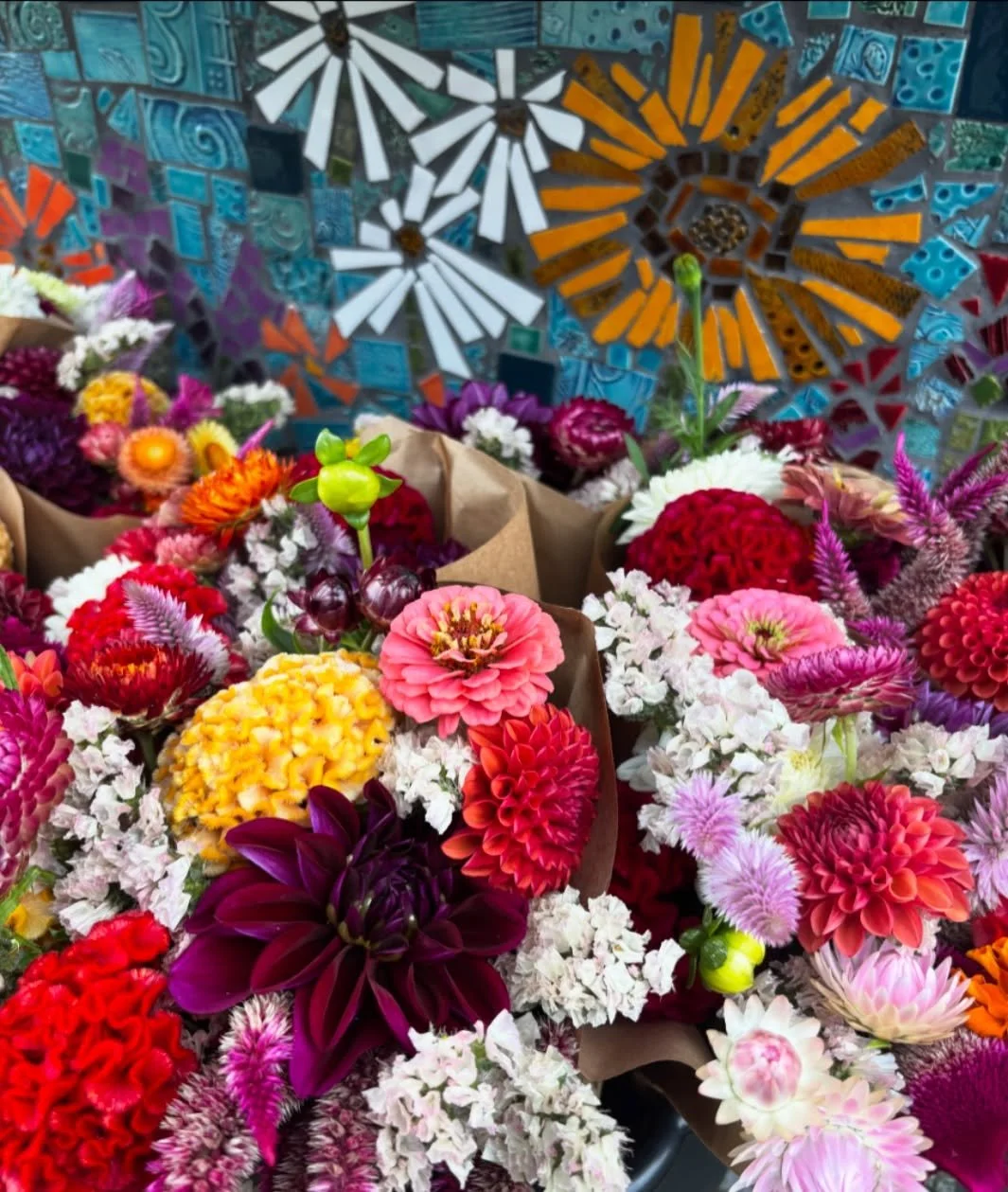 Bright fall colors on this cold rainy day ☔️ This weather is always a reminder we only have a few more weeks left of flowers 🥹 Our Flower Cart is open all weekend, enjoy them while you still can! 3064 Woodland Road, Akron, OH 44312