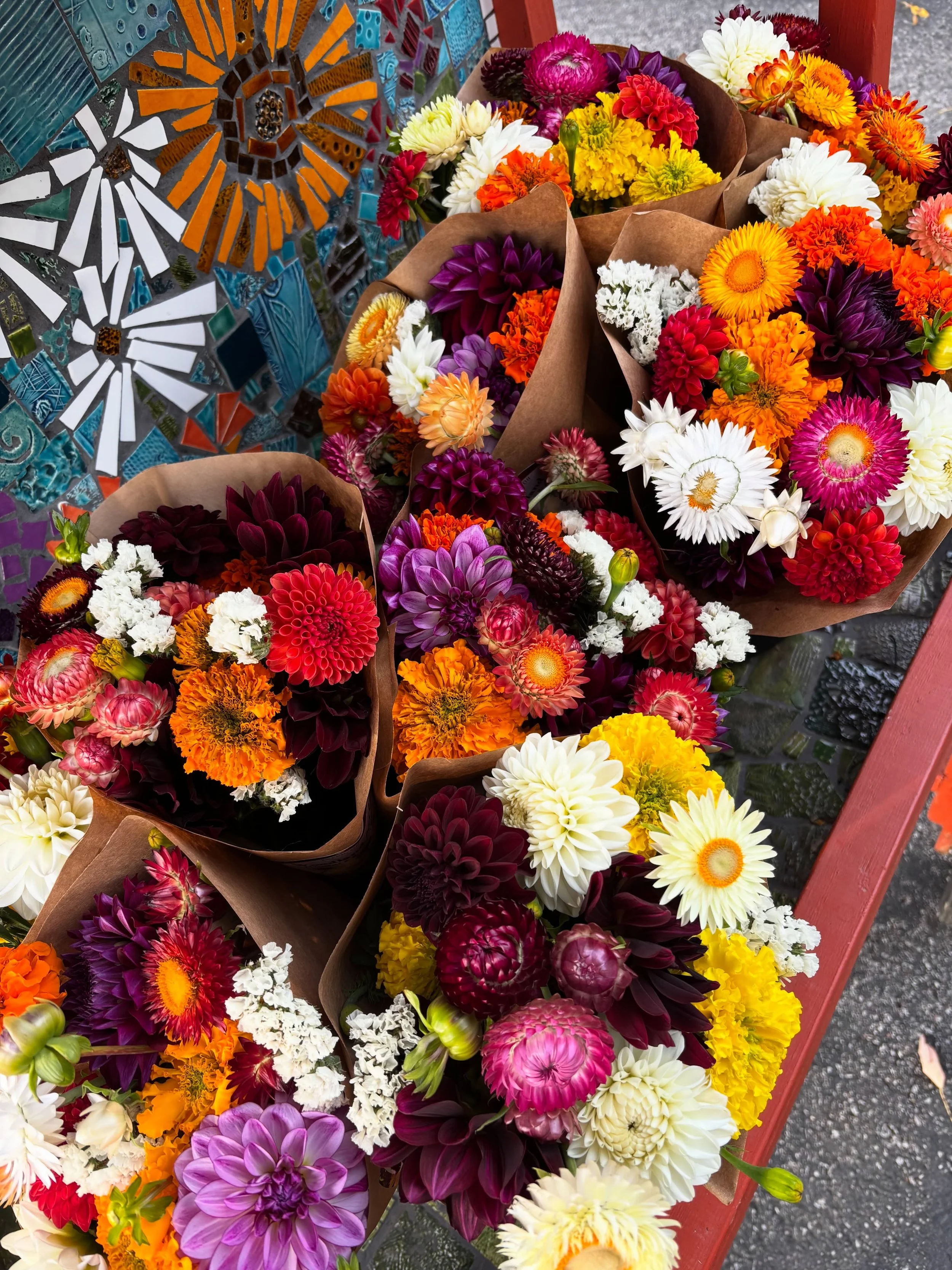 Our Flower Cart is open all weekend, and this is one of the last weekends we plan to be open so enjoy them while you still can 💐 3064 Woodland Road, Akron, OH 44312