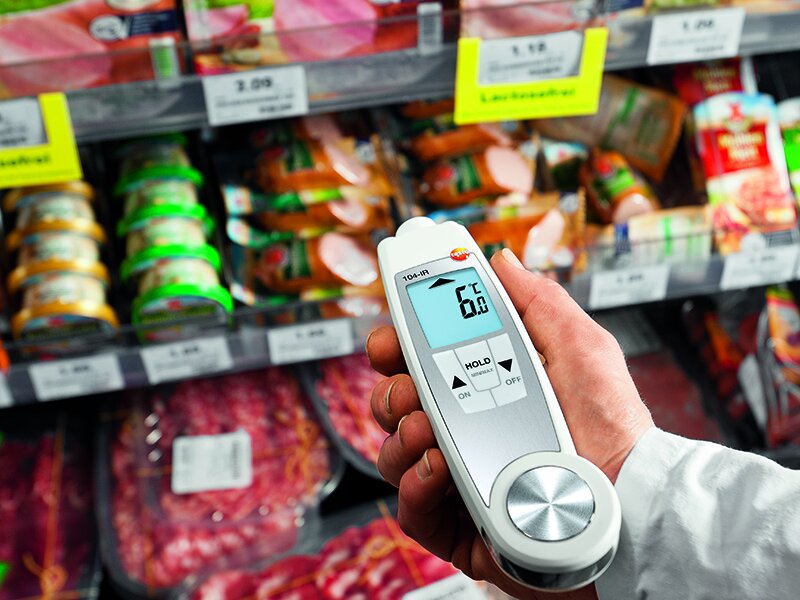 Specifico - Incoming food, food on display, food in storage: the testo 104-IR  infrared probe thermometer allows you to carry out quick and reliable  temperature and food safety checks in the course