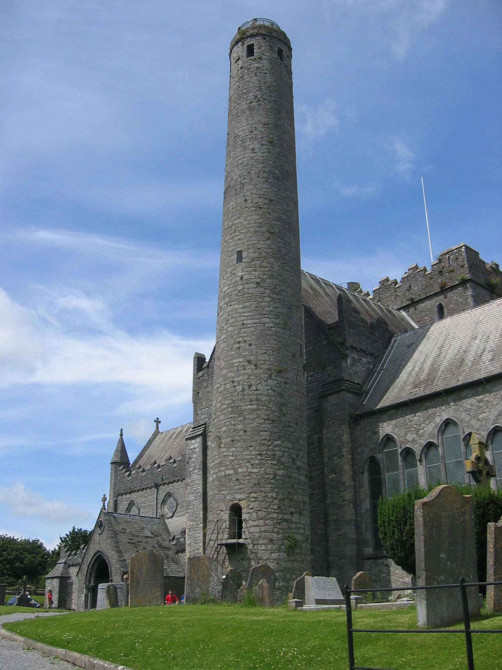 St. Canice's Cathedral & Round Tower in Kilkenny, Ireland