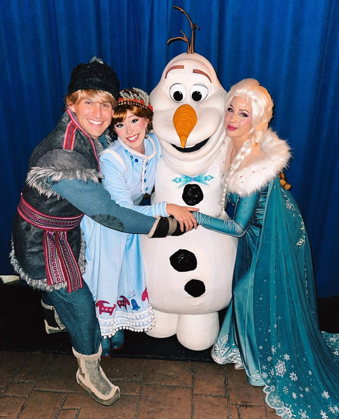 &ldquo;I feel the Christ-MAS spirit in the air.&rdquo; - says Elsa 🎄❄️🎄 I love this Arendellian family so so much. Blessed beyond belief this holiday season. The party will start at the strike of noon&hellip; 🔔Comments can be directed to these thr