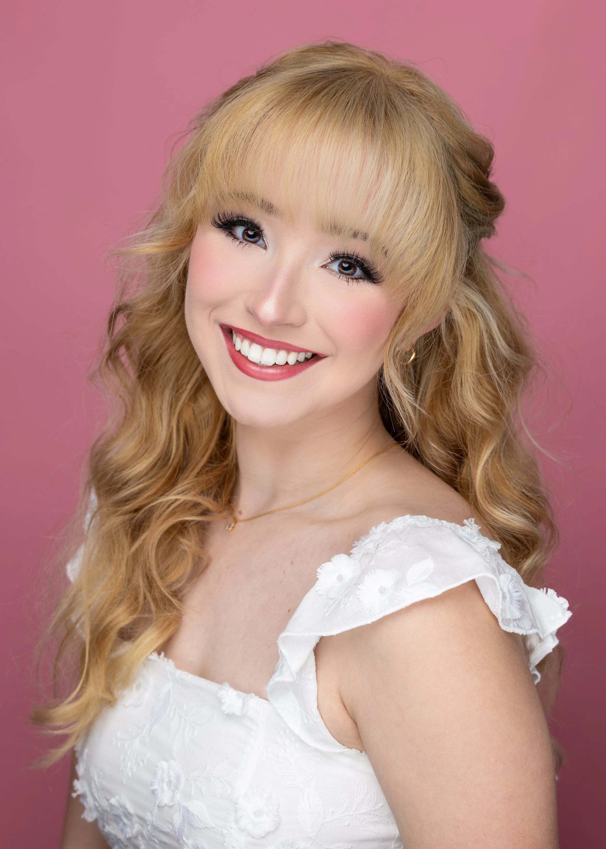 ThressaSchultzHeadshot-2.jpg