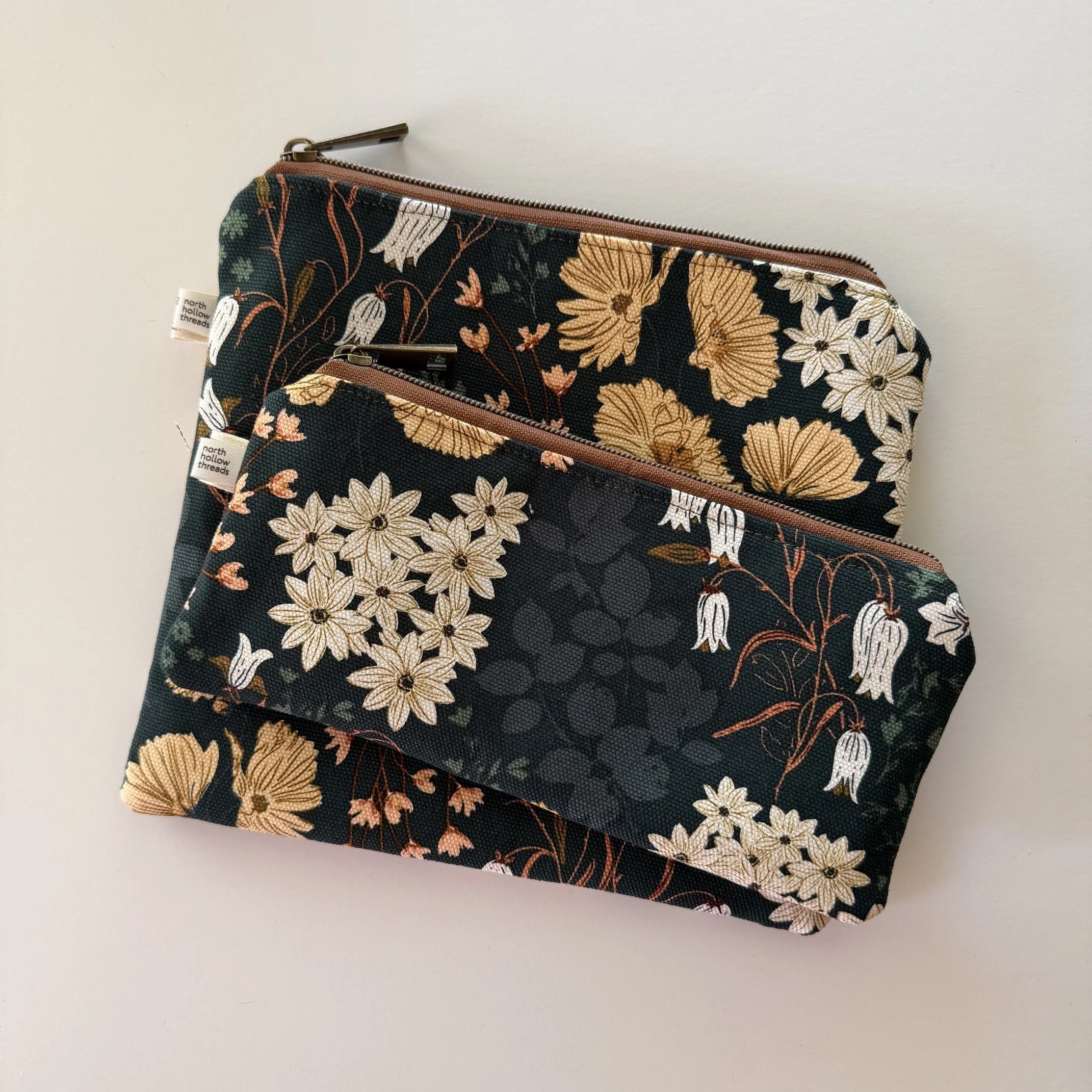 Medium Basic Zipper Bag
