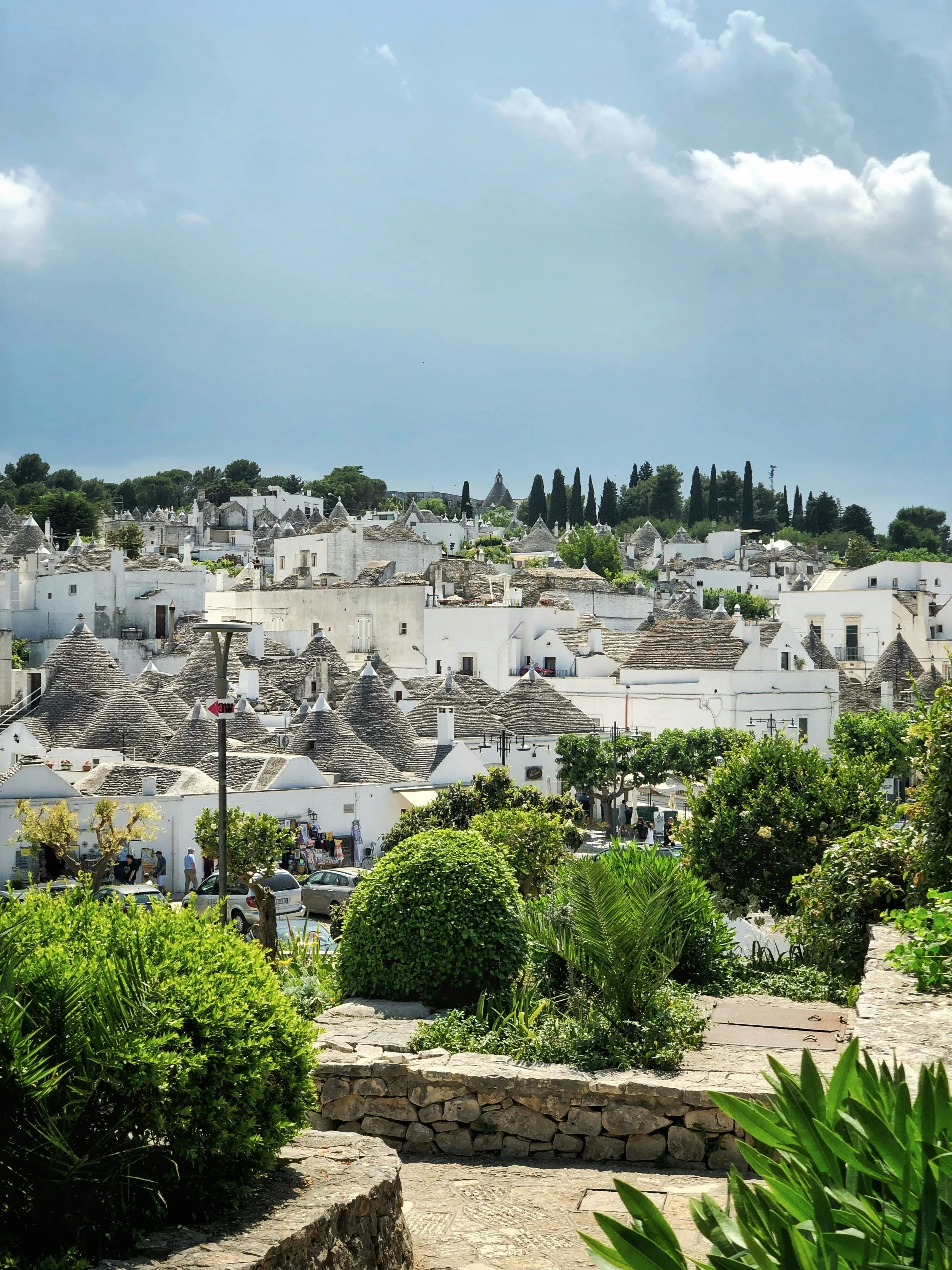 Puglia Alberobello victor-malyushev-NS_Ia0AYA88-unsplash.jpg