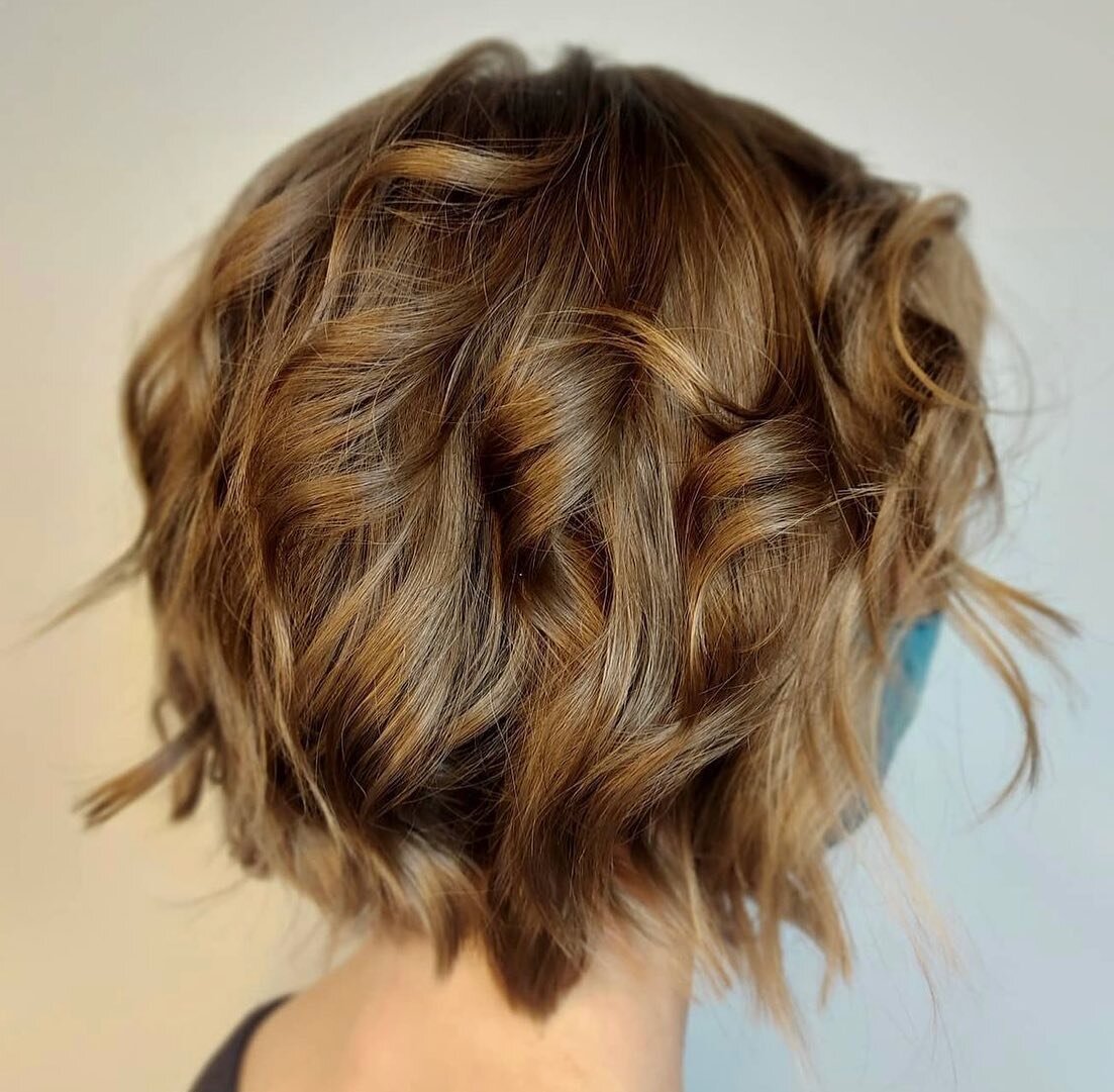 Chop by @nicholeturnerhair . Book with our new amazing stylist from Sunshine Coast Wednesday to Saturday.
.

#vancouverhairstylist #vancouverhair #vancouversalons #vancouverbarber #kingswaymall #hairstyles #davinesnorthamerica #davinecolor #greencirc