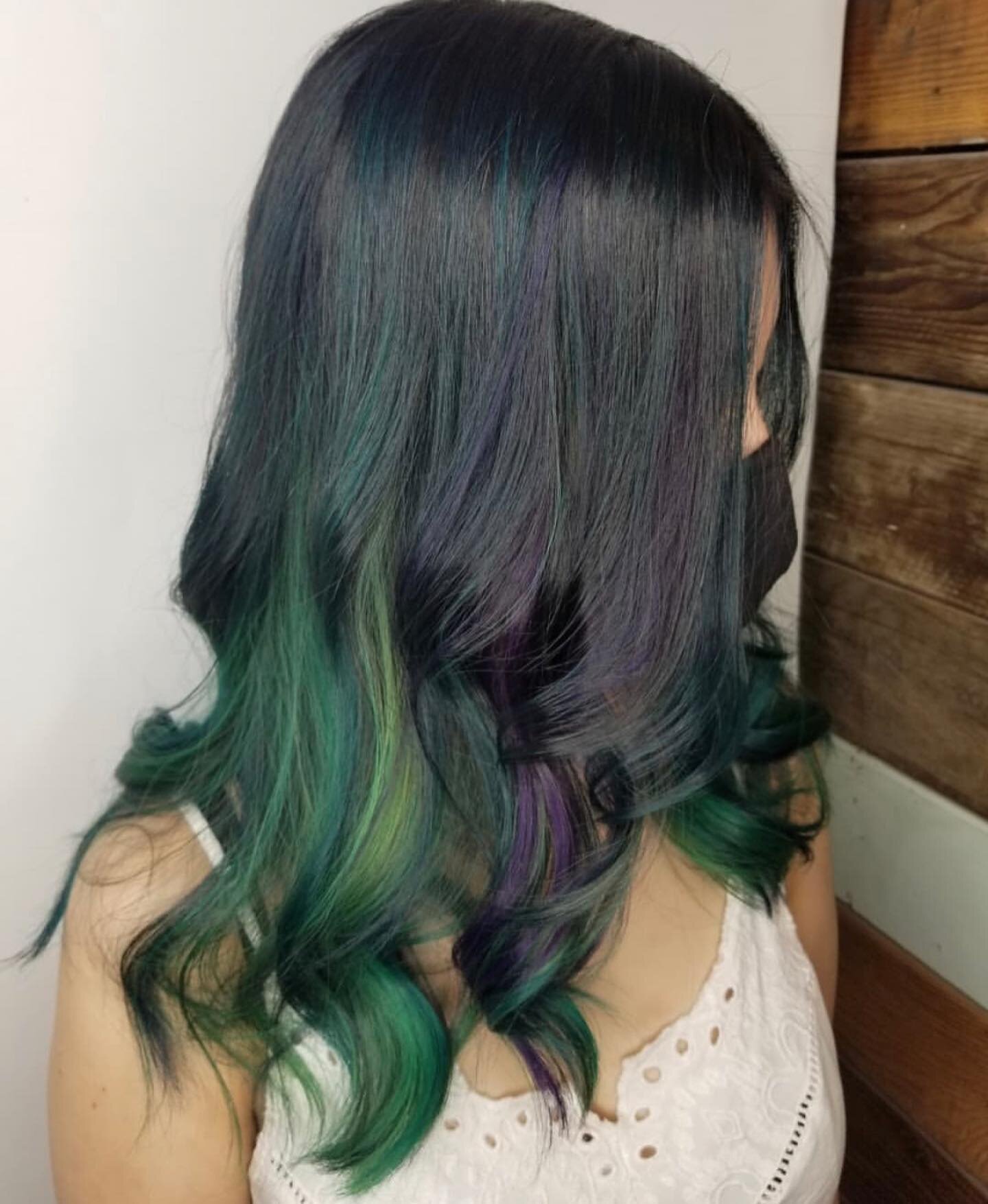 Peacock Inspo by @hairdesignbyjanine .
.

#vancouverhairstylist #vancouverhair #vancouversalons #vancouverbarber #kingswaymall #hairstyles #davinesnorthamerica #davinecolor #greencirclesalons #beautiful #longhair #longcut #shortcutstyles #burnabyhair