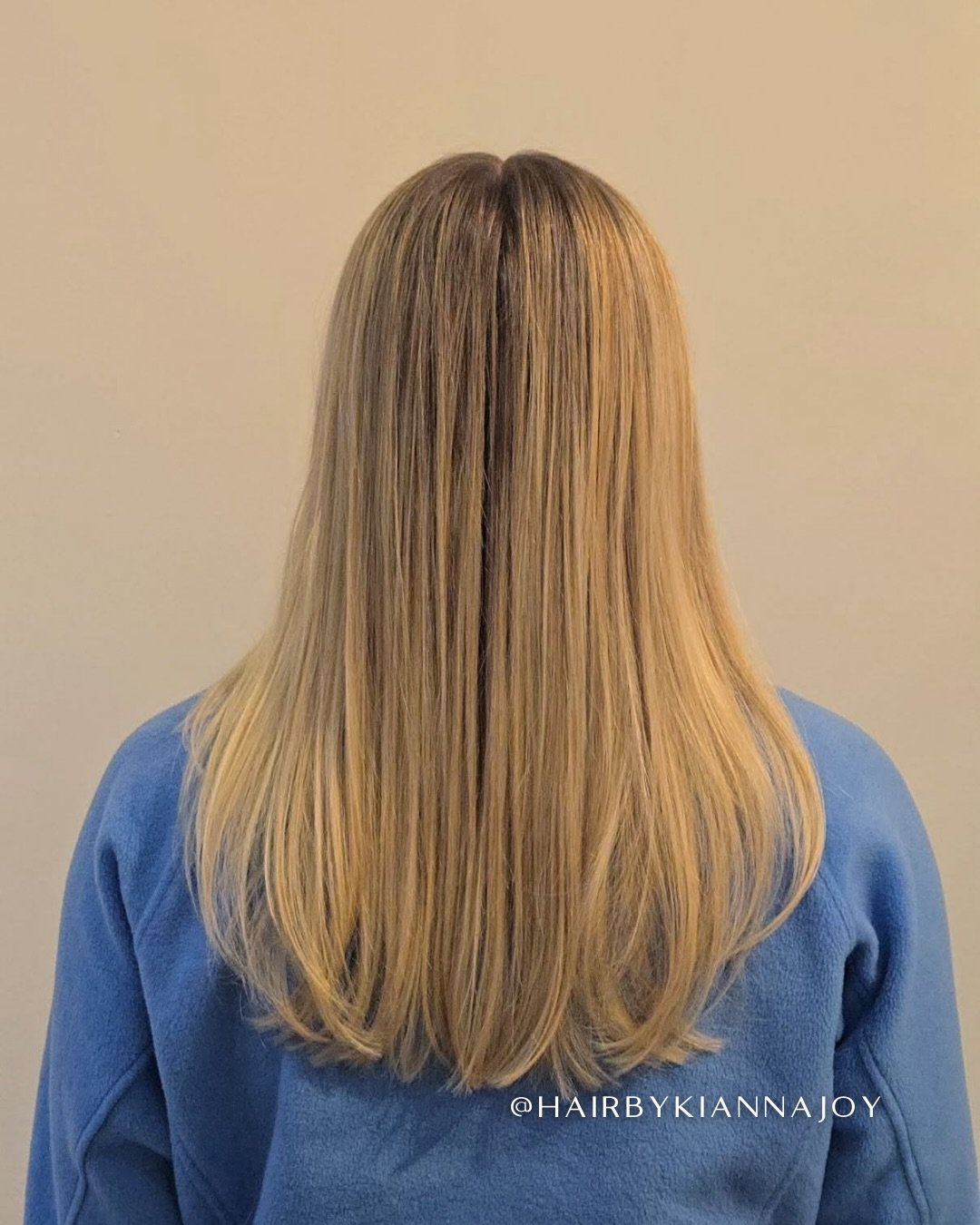 If your blonde feels dull&hellip; this is your sign ✨

A full highlight refresh can completely transform your look, adding brightness, dimension, and that healthy, radiant finish.

Created by @hairbykiannajoy 🤍

📧 heartbreakersalon@gmail.com
💻️ ww