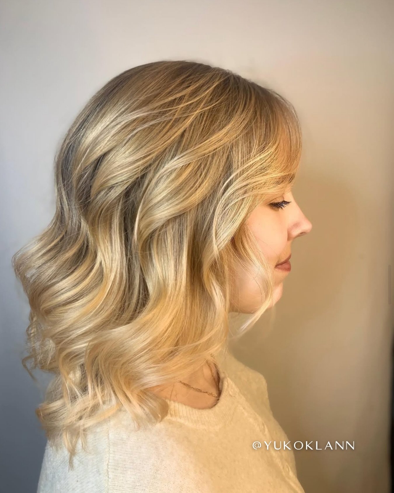 Beautiful bright blonde by @yukoklann ☀️

Soft dimension, major brightness, and that healthy finish we love. Tap the link in bio to start your blonde journey 🤍 

📧 heartbreakersalon@gmail.com
💻️ www.heartbreakersalon.com
📲 (604) 875-0079

#Heartb