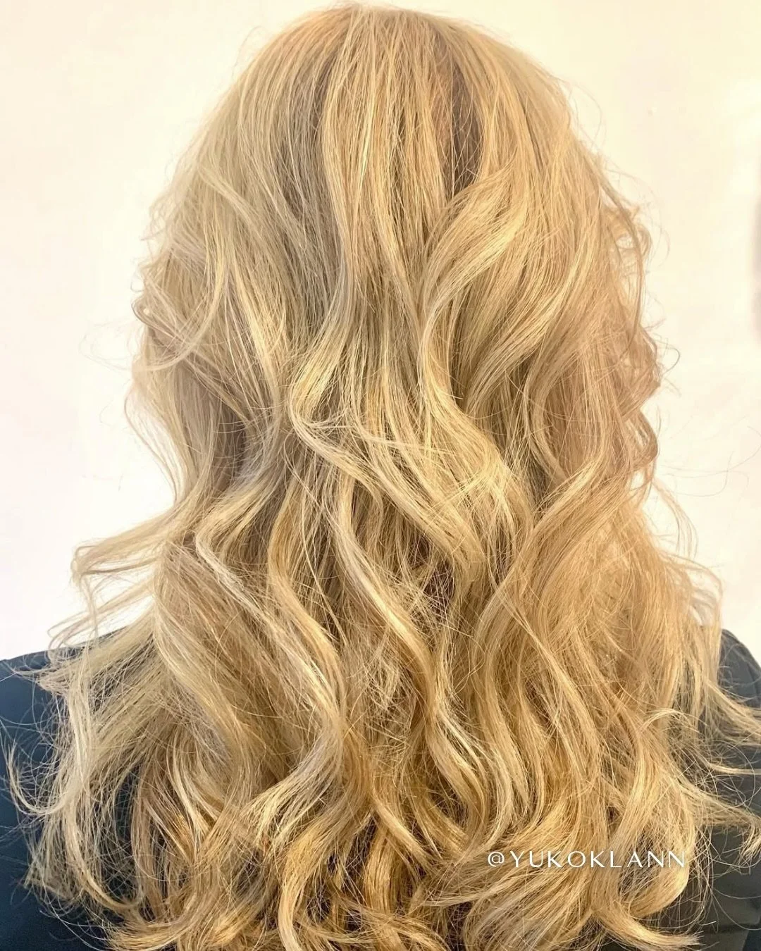 A blonde transformation that speaks for itself ✨

Bright, blended, and beautifully dimensional.

Created by @yukoklann 🤍

📧 heartbreakersalon@gmail.com
💻️ www.heartbreakersalon.com
📲 (604) 875-0079

#HeartbreakerSalon #VancouverHair #SustainableS