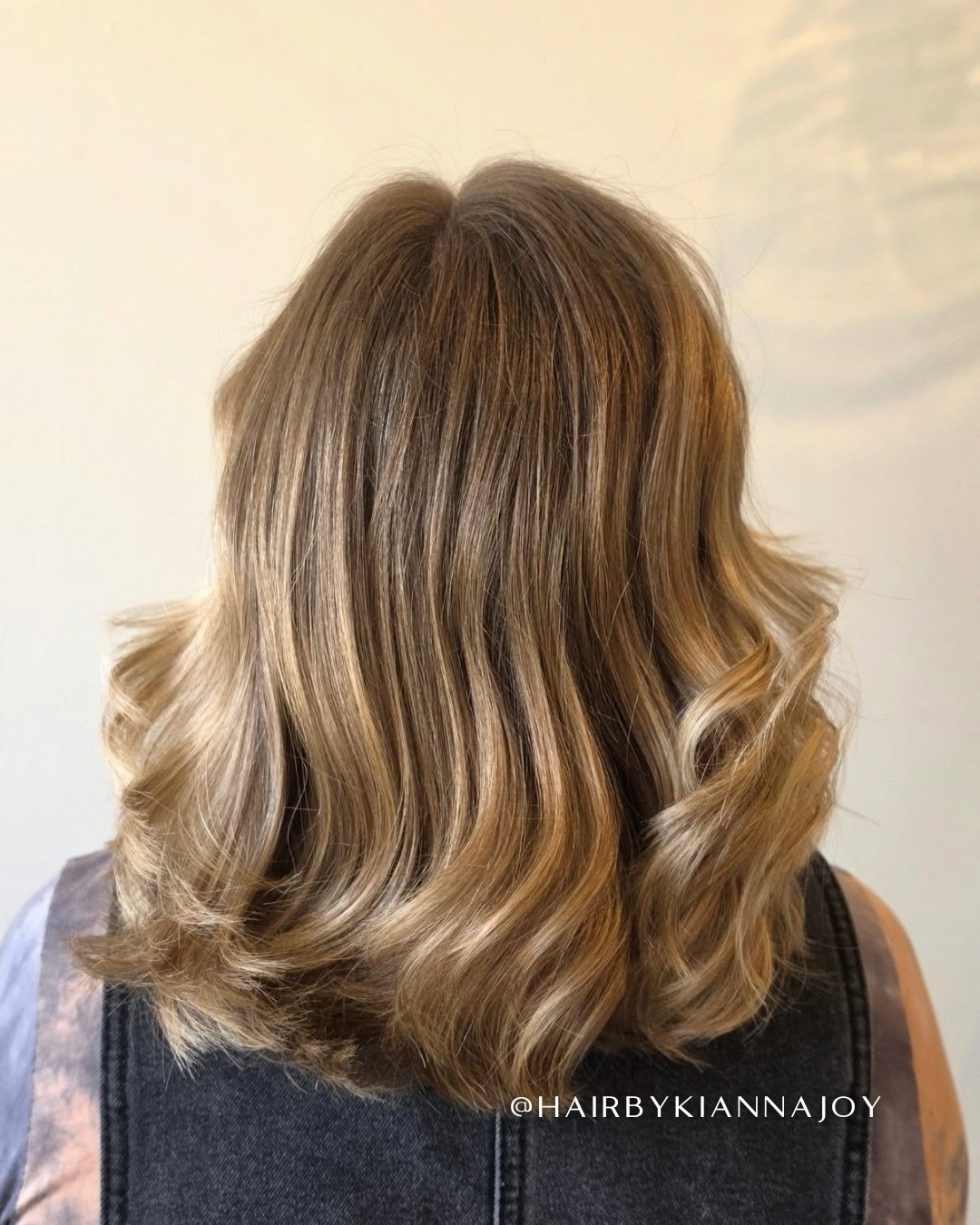 Expensive-looking blonde, without the upkeep ✨

Lived-in blonde is all about dimension, softness, and a seamless blend that evolves beautifully over time.

Customized by @hairbykiannajoy ✂️

Elevate your blonde &mdash; book with Kianna online!

📧 he