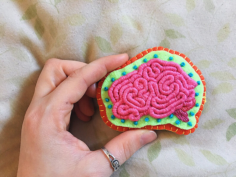brain-artistic-embroidered-brooch-pin.jpg