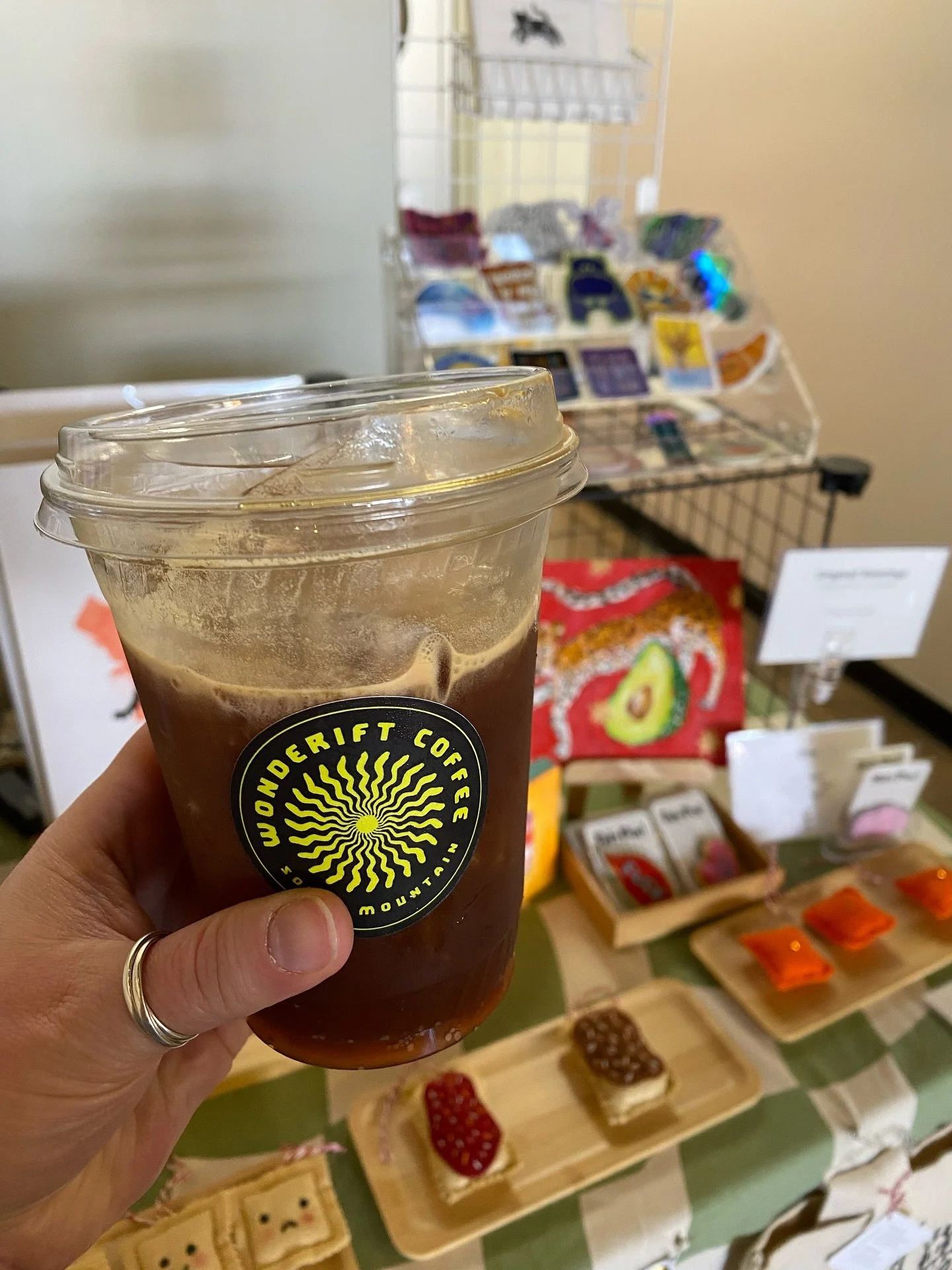 A big big thank you to @wonderiftcoffee for having me this morning at their grand opening! ❤️ It was so nice meeting everyone and enjoying the space. 
All of the drinks (banana bread latte???) were delicious and the bagels from @bagelero were 👍🏻👍