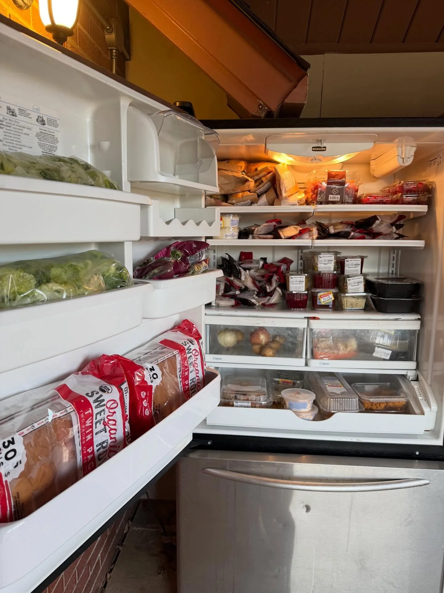 To anyone who needs food assistance- please visit Golden Church of the Nazarene&rsquo;s/BGOLDN&rsquo;s Community fridge. It&rsquo;s full of sandwiches, snacks, sides, bread, sweets etc!
Located at GCN&rsquo;s sanctuary entrance, 24hr access to outsid