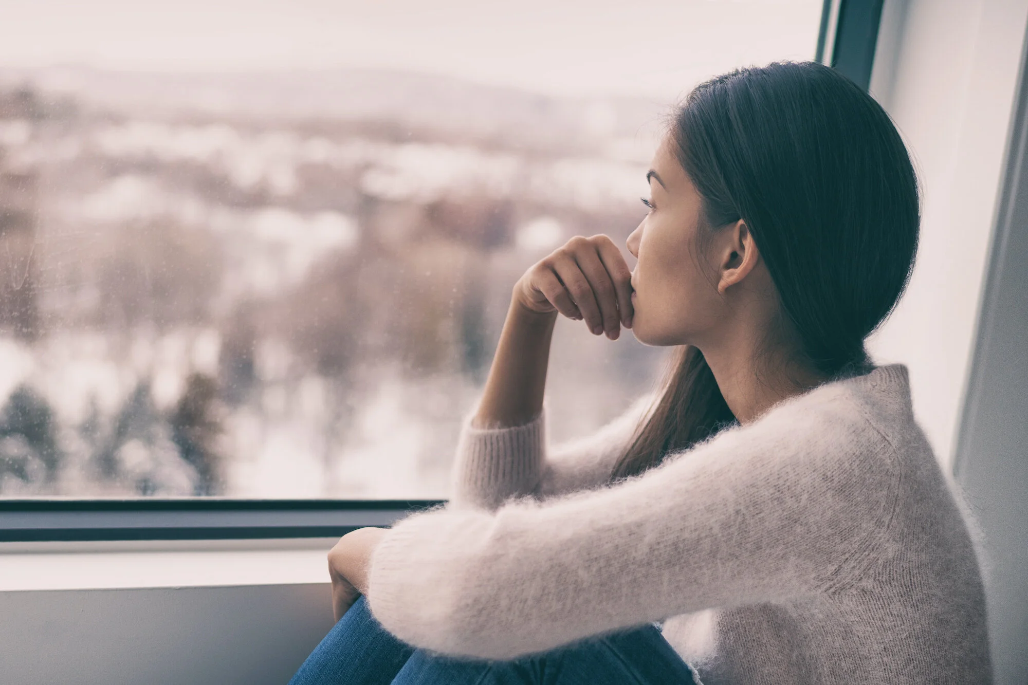 9 Early Warning Signs Your Partner May Be Depressed