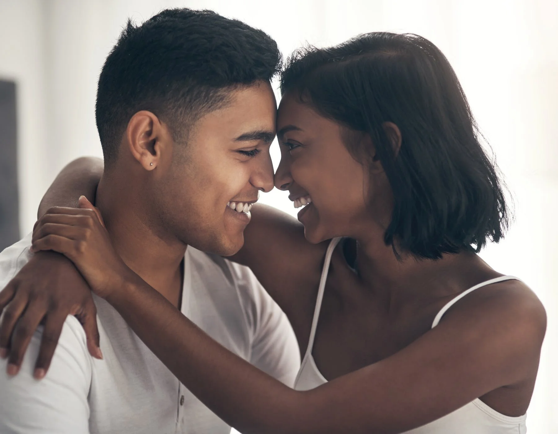 4 Ways You’ll Know You’re *Actually* Ready to Say “I Love You”