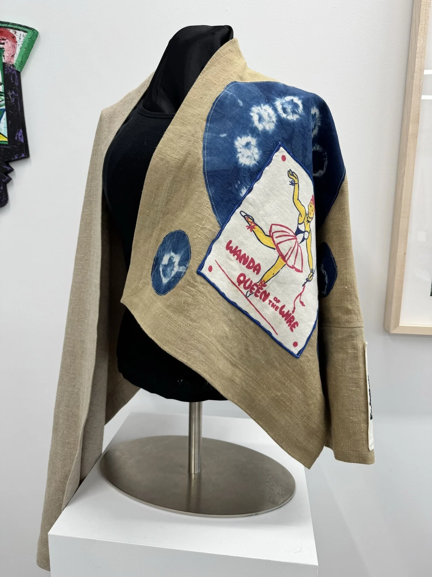 Twyla Lambert Clark 
 Wanda one-sleeve shawl  
Linen with cotton 
IN10562