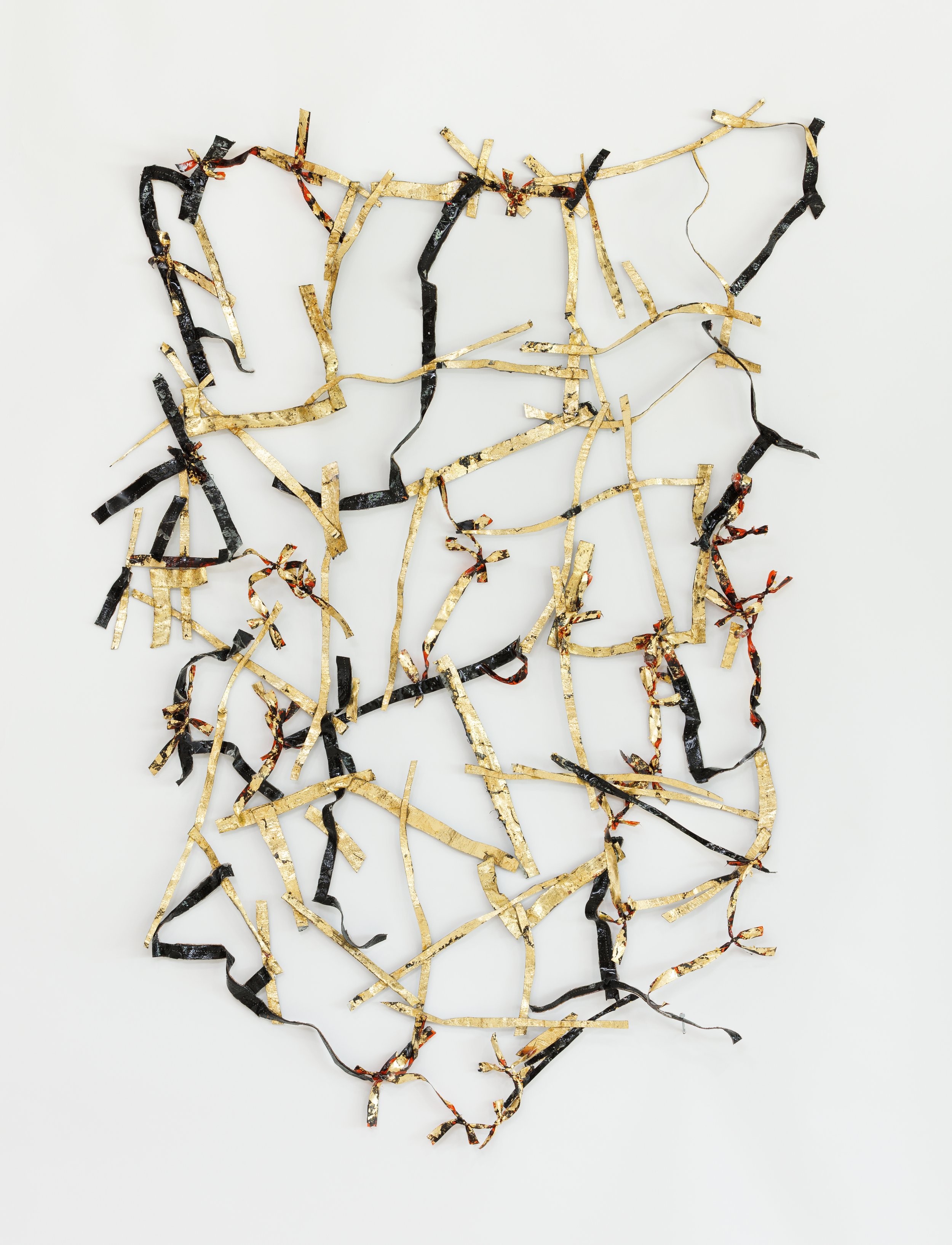 Vadis Turner
Splintered Grid , 2025
Curtains, ribbon, metal leaf, resin, adhesive
40 x 29 x 1.5 in (101.6 x 73.7 x 3.8 cm)
IN9478