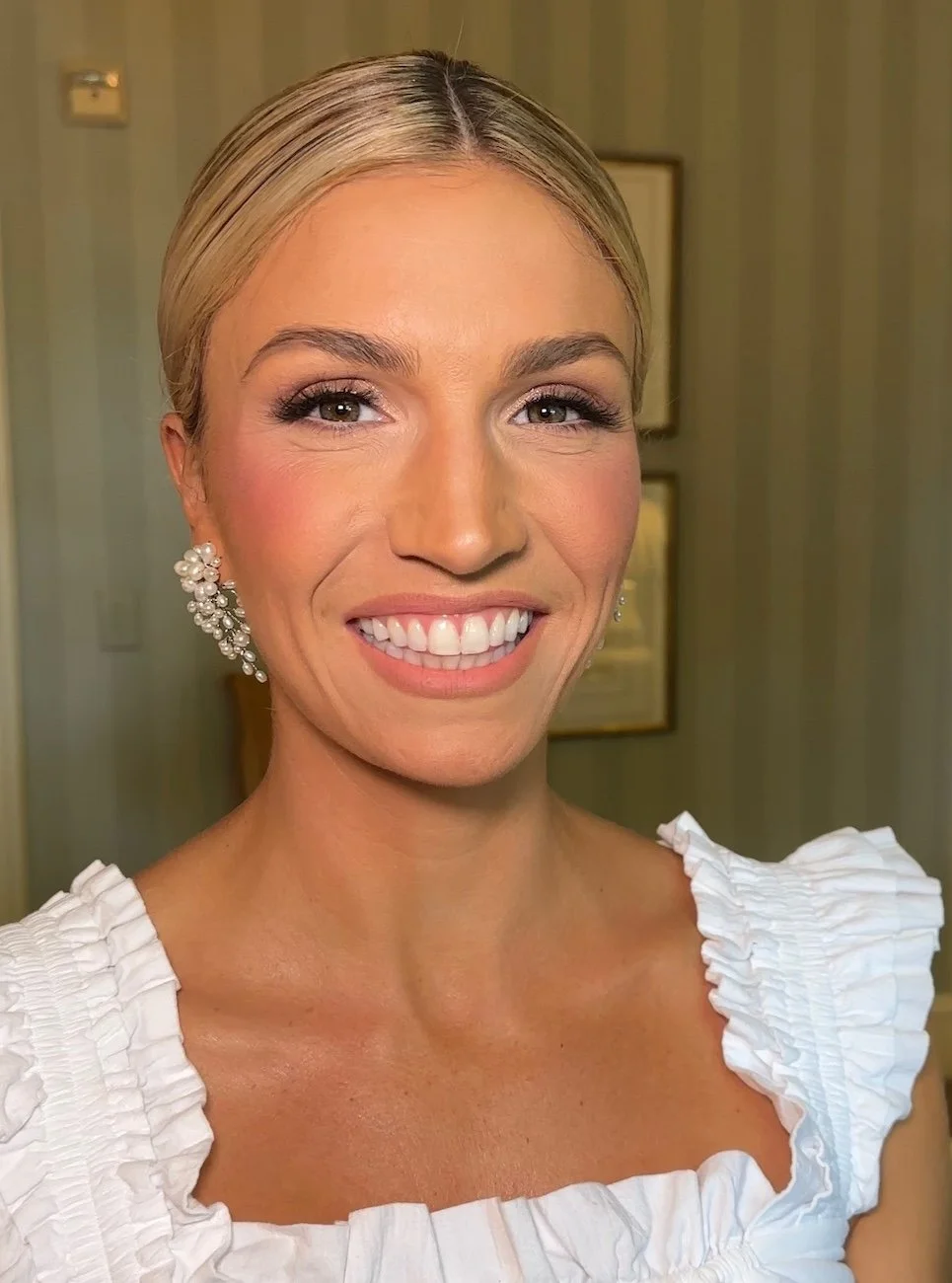 bridal makeup for blonde hair and brown eyes
