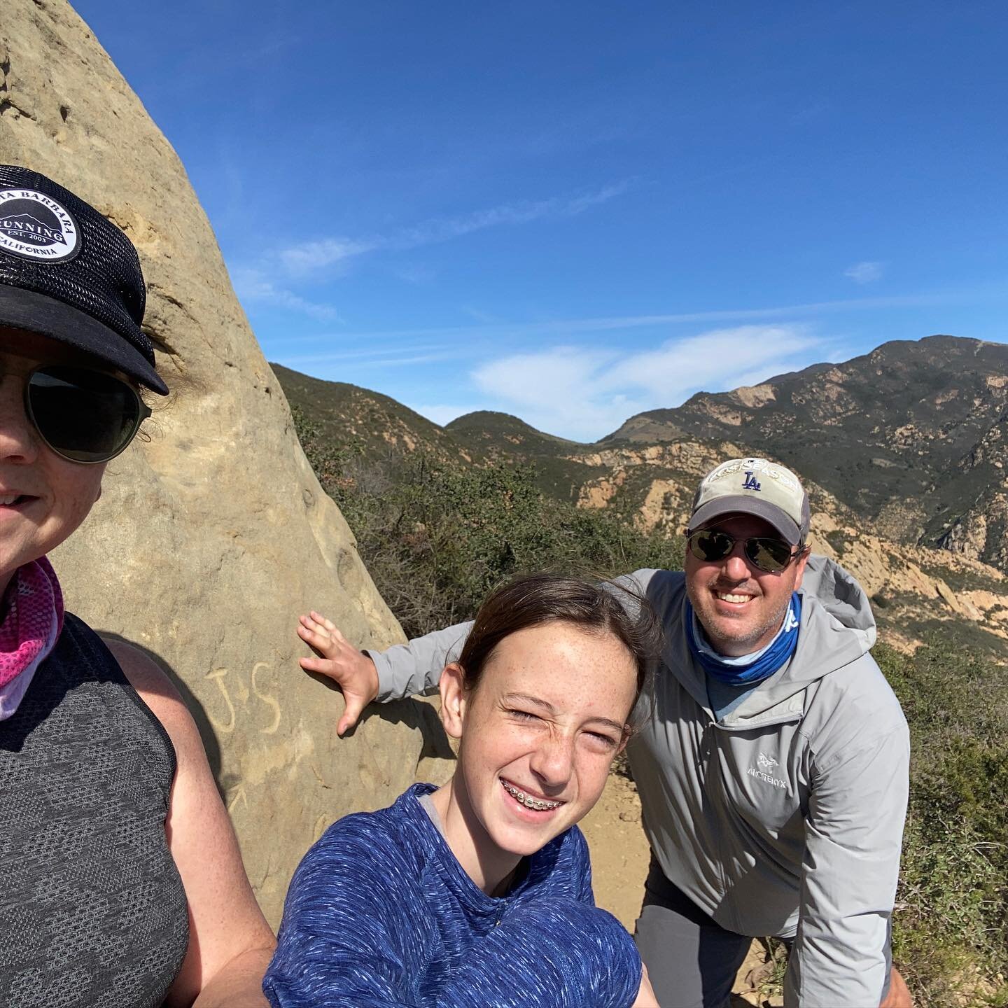 Happy Valentine&rsquo;s Day! Today we took a hike to the Gaviota Wind Caves which had a beautiful view all the way up. Then we went to @shoppaseonuevo (to snap a 📸 and eat 🍔 at @eurekasantabarbara ). Finally to finish off this great Valentine&rsquo