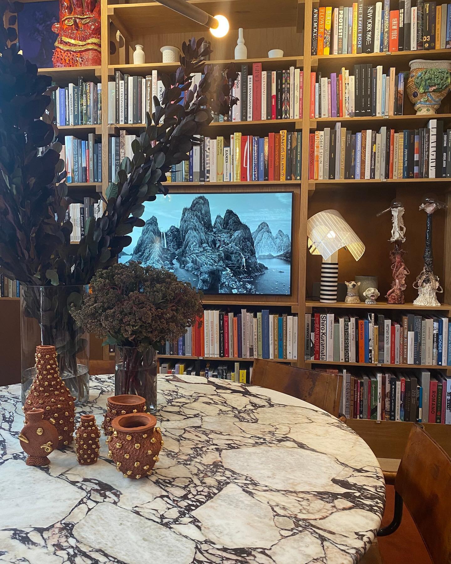 Highlight of the Melbourne Art Fair2022 VIP Program, a visit to the fabulous Flack Studios and wonderful home of David Flack &amp; Mark Robinson. Pictured is the Studio Library including works by #glennbarkley #jordanmarani #yangyongliang #danelovett