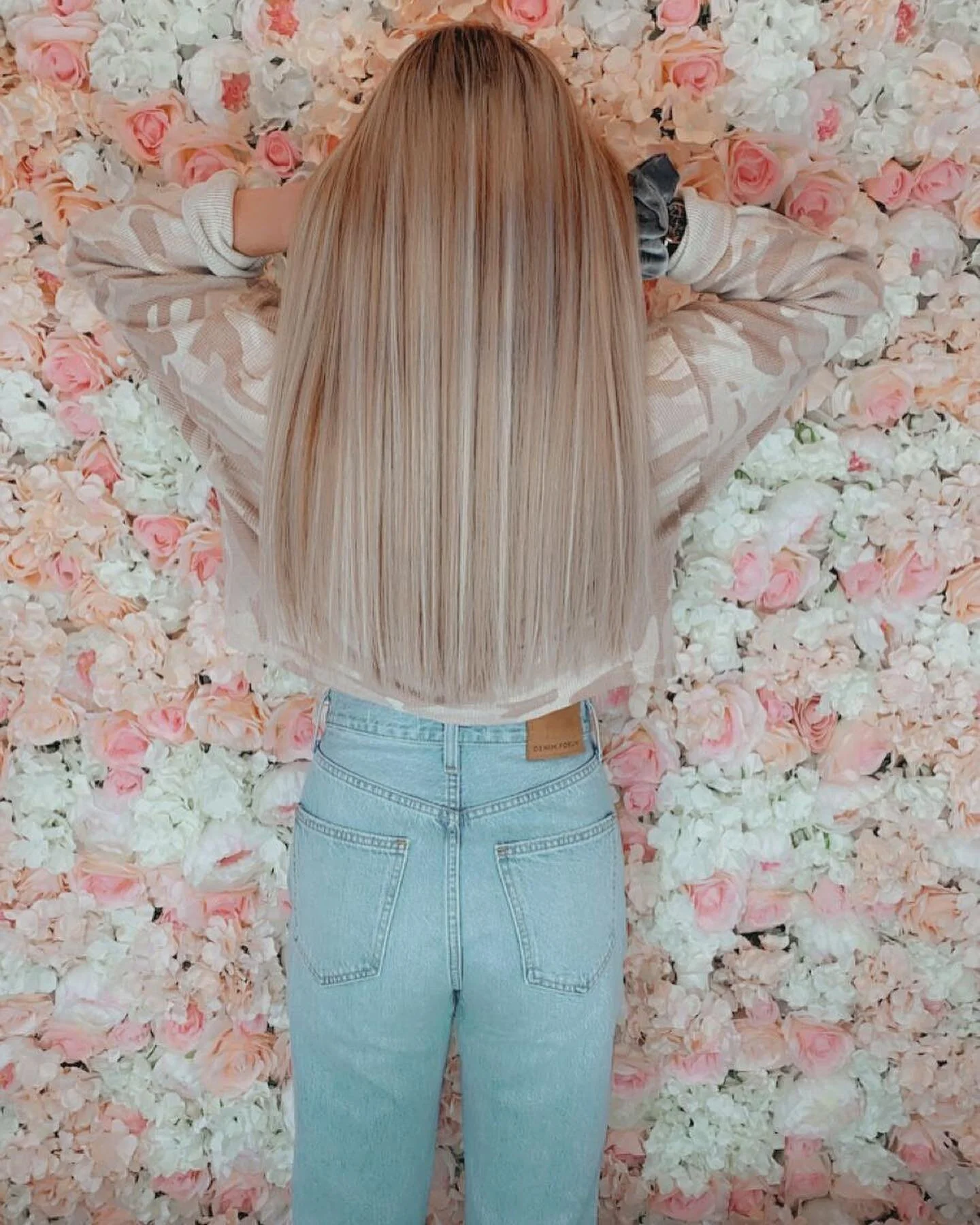 This poor babe came to me with a terrible chemical cut from multiple bleach processes! She hasn&rsquo;t worn her hair down in over a year but wanted luscious locks for her upcoming bachelorette. Well&hellip;we pulled it off with 2 rows of Habit exten
