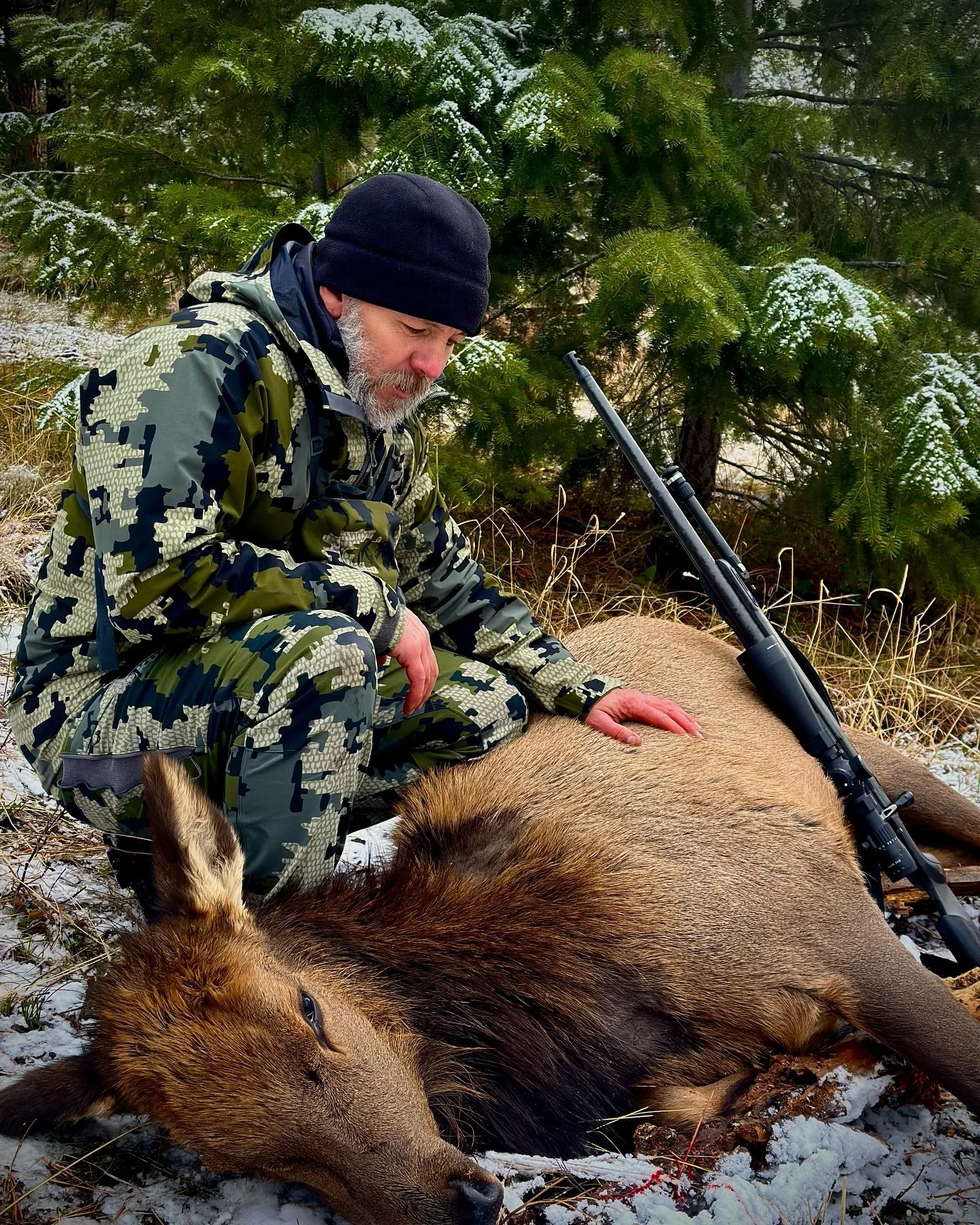 Congrats on a successful first hunt JP! It was a pleasure hunting with you mi friend!! 

#oregon #cowelk #academy #gunwerks #longrangeshooting #finzandfeatherz #opalbutteoutfitters