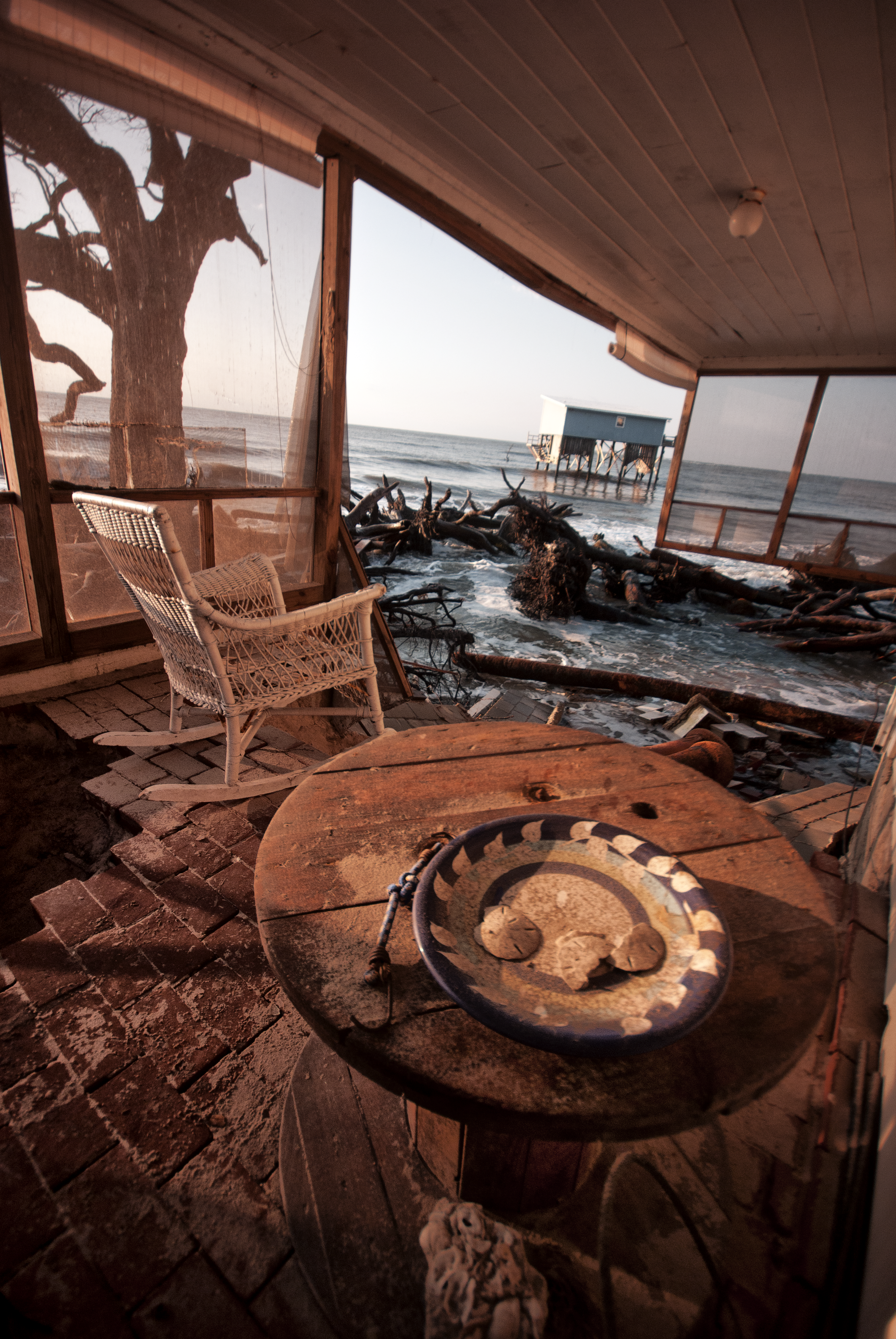 going_down_with_the_porch_by_bawwomick_d3ggkyj(2).png