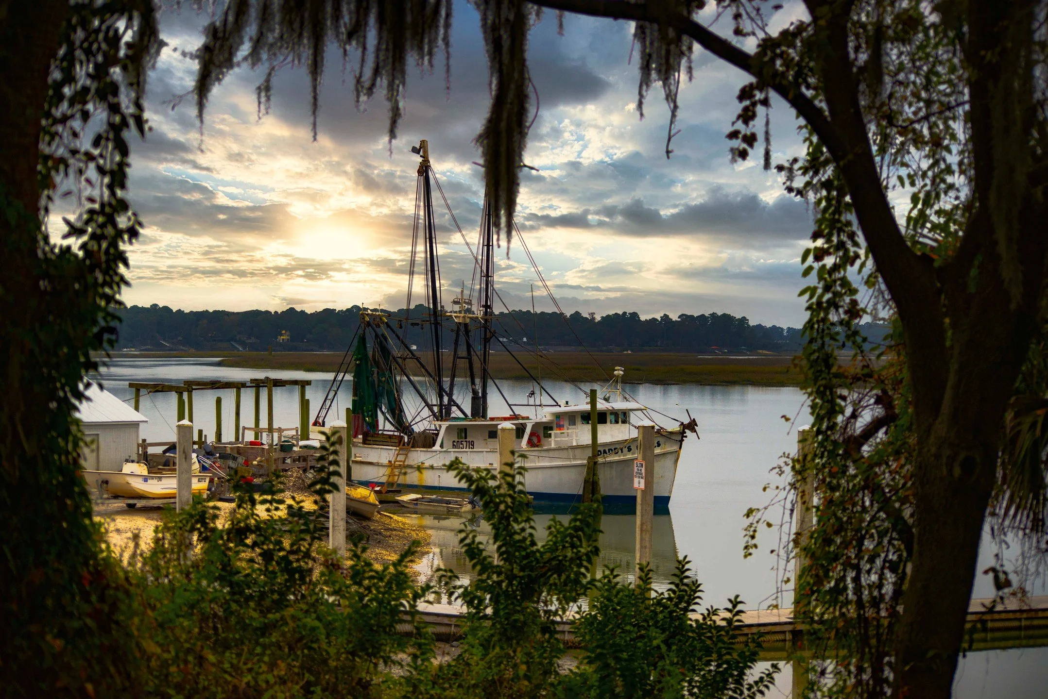 Oyster Factory, Bluffton, Sc

.
.
.
.
.
..
.
.
.
.
.
..
.

#Hiltonheadisland
#blufftonsc
#southcarolina
#lowcountry
#shrimpboat
#seascape
#sunsetlovers
#sunset
#photography
#Sunsetphotography
#Ship
#shrimp
#fineartphotography
#Marshland
#southern
#ch