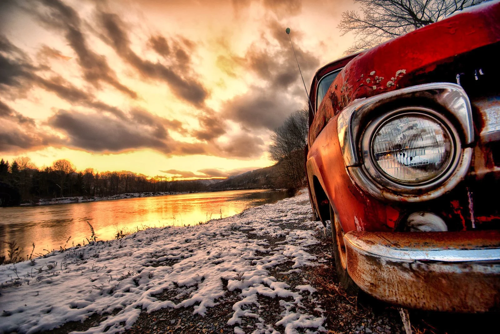 river_truck_by_bawwomick_d394r1q.jpg