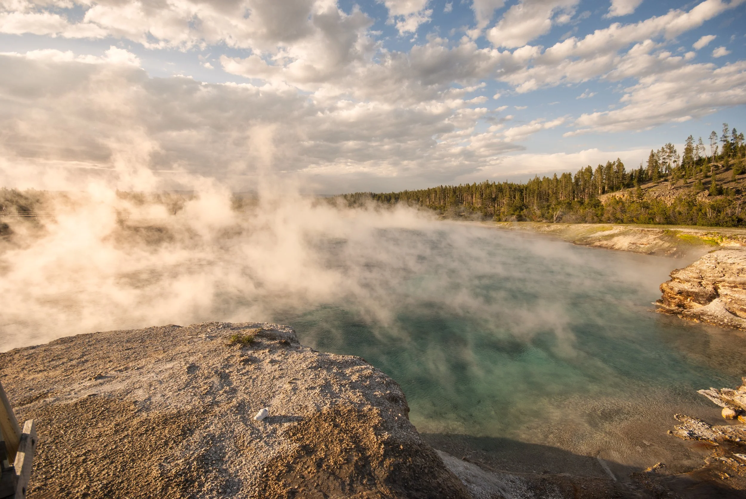 YellowstoneExcelsiorSpring1.jpg