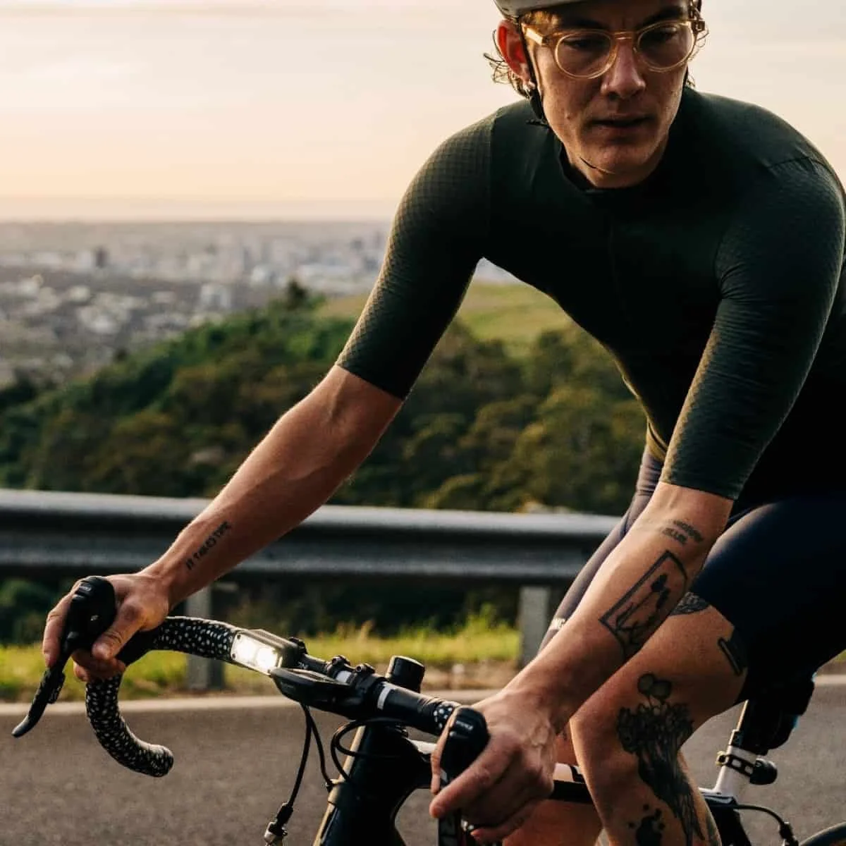 knog-blinder-road-600-genopladelig-forlygte-1.jpg