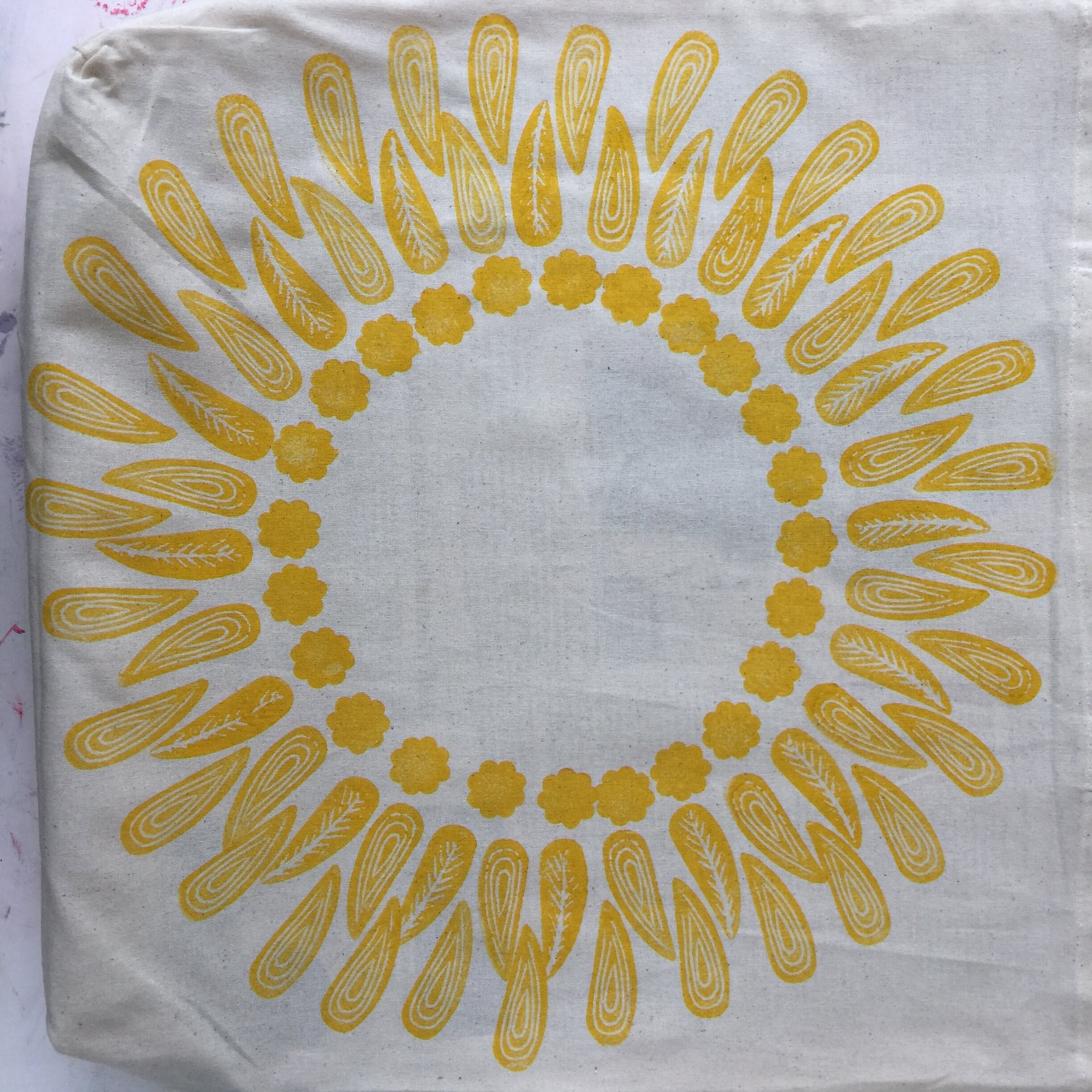 Crafty Sunday: Blockprint a Sunshine totebag.