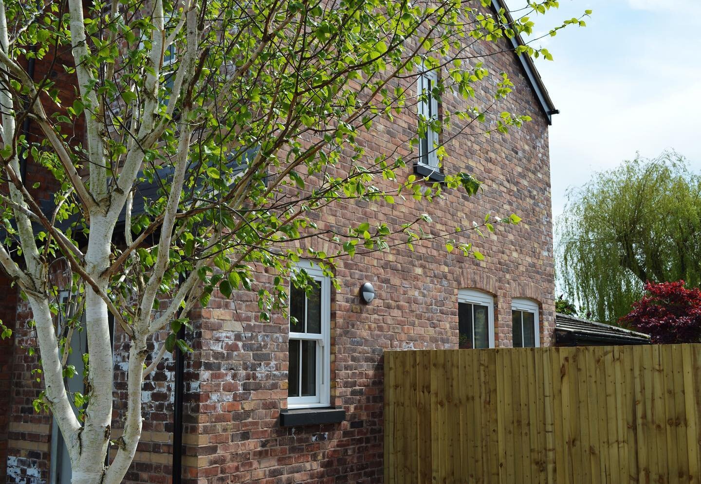 ✨Final touches in Davenham✨

We have loved watching the progress on this double storey extension on a semi-detached Victorian house.

 #architecture #transformation #constructionuk #construction #extension #cheshire