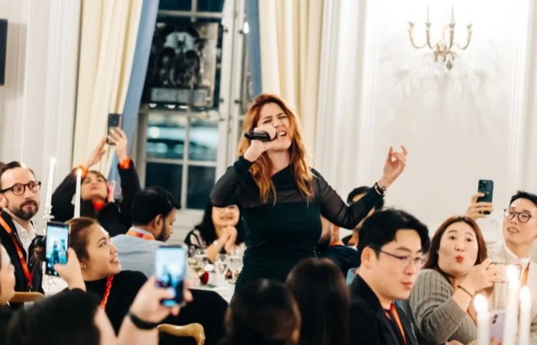 🐉✨ Samedi soir, on a v&eacute;cu exactement ce qu&rsquo;on adore : des rencontres inattendues, des cultures qui se m&eacute;langent, et de la musique qui relie tout le monde.
On jouait pour le Asia Trophy &agrave; Zurich, entour&eacute;s d&rsquo;inv