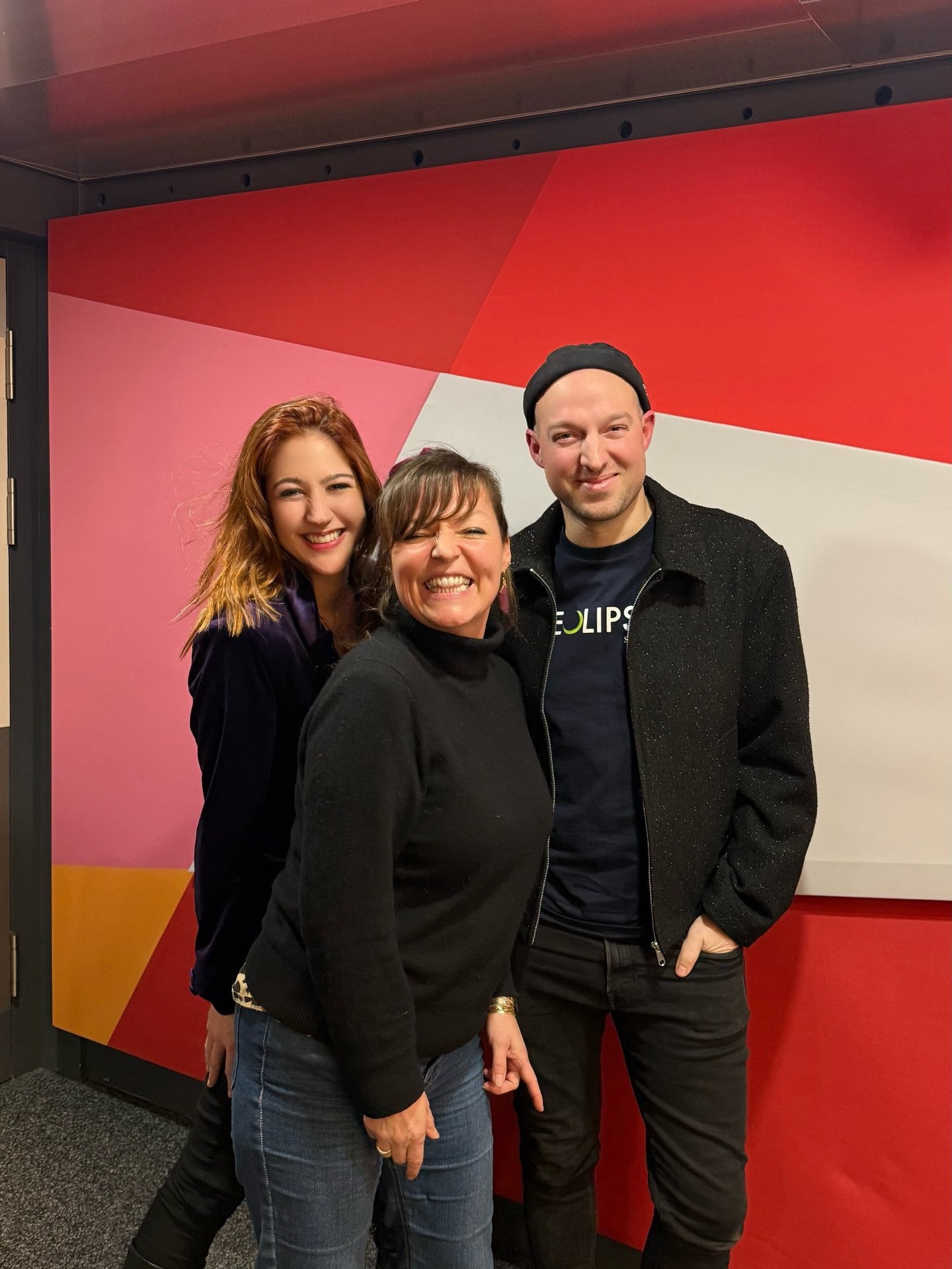 Dans le Grand Soir, on a beaucoup ri, chant&eacute; du @britneyspears, r&eacute;&eacute;cout&eacute; un duo in&eacute;dit avec @pascal_auberson qui a convaincu @simonjaccard de faire son 1er concert avec moi, on a parl&eacute; de notre relation avec 