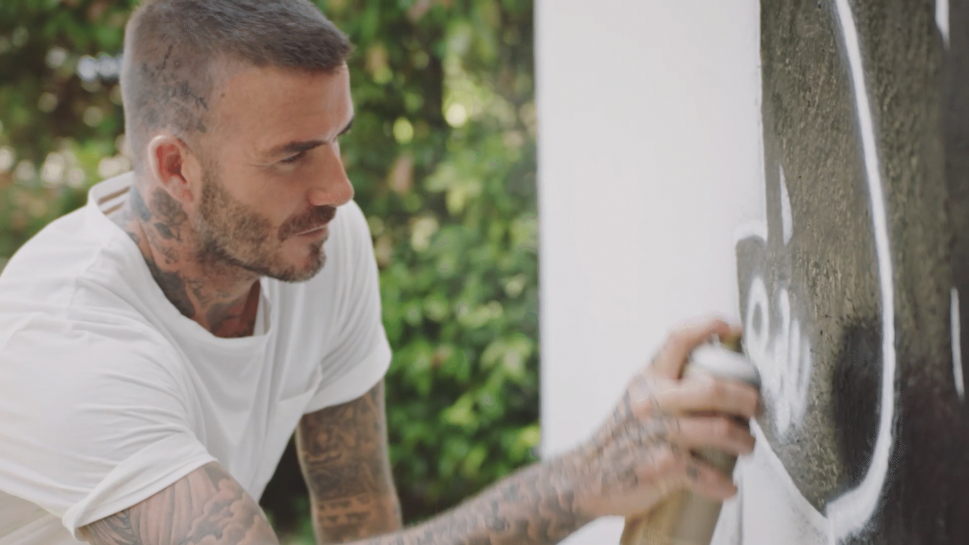 H161097_MBS_Beckham_ART_Main_Eng_16X9_PR02_AdobeExpress (1).gif