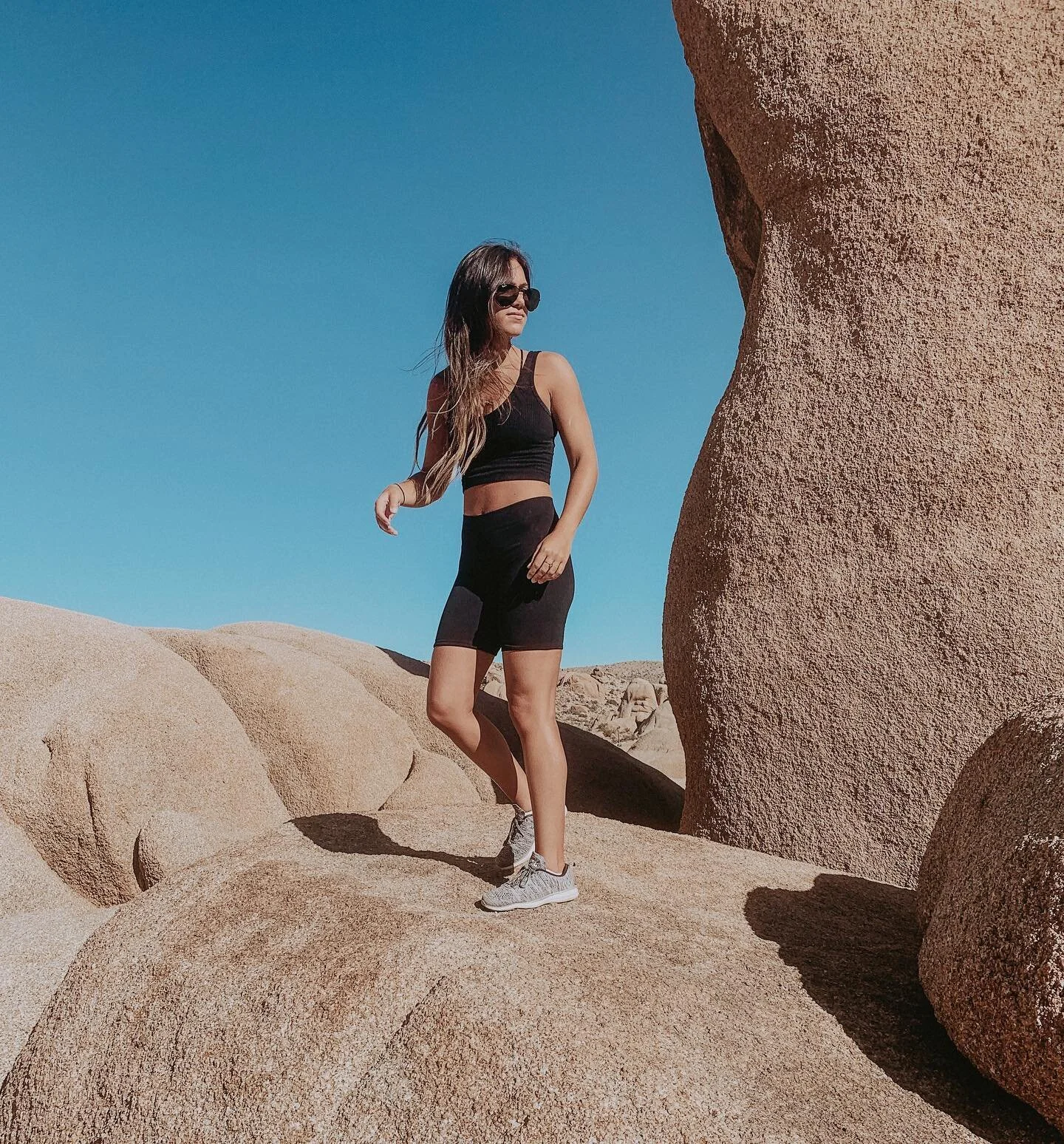 the desert 🌵 
&bull;
&bull;
&bull;
&bull;
#joshuatree #joshuatreenationalpark #adventure #hiking #love #instadaily #california