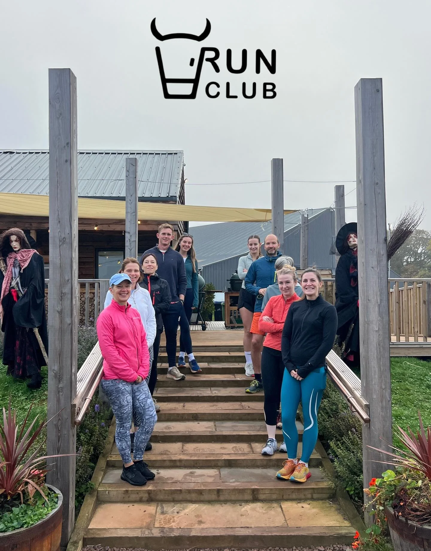 Week 47 🤝🎃

Rain or shine, pumpkin event or no pumpkin event. One thing remains constant, Herd Run Club. 

47 weeks of straight Sundays, thanks to the whole team who continue to show support. We are back on tomorrow morning (19/10) for a 9am meet a