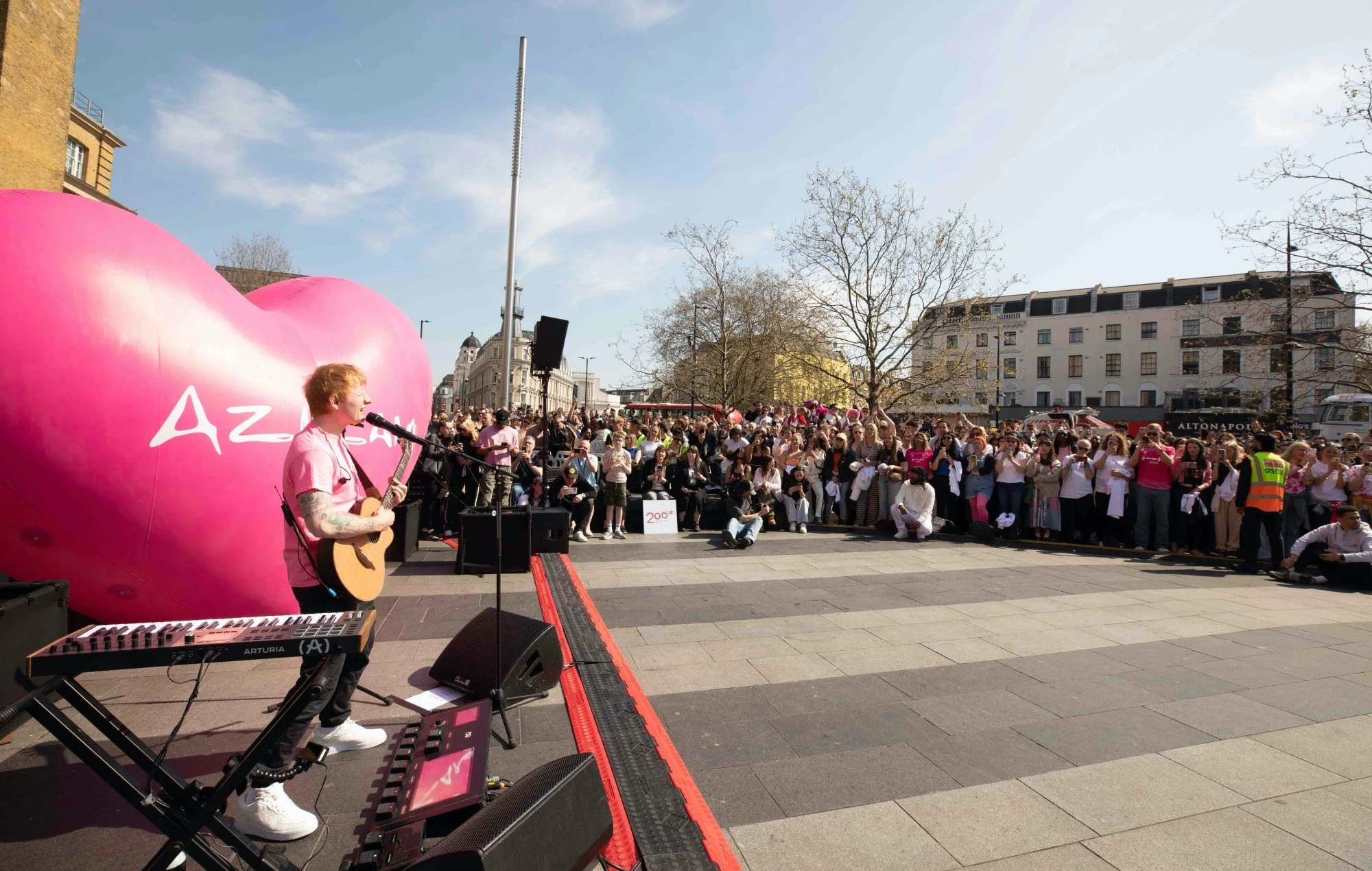 EdSheeranKingsCross-performance-1.jpg